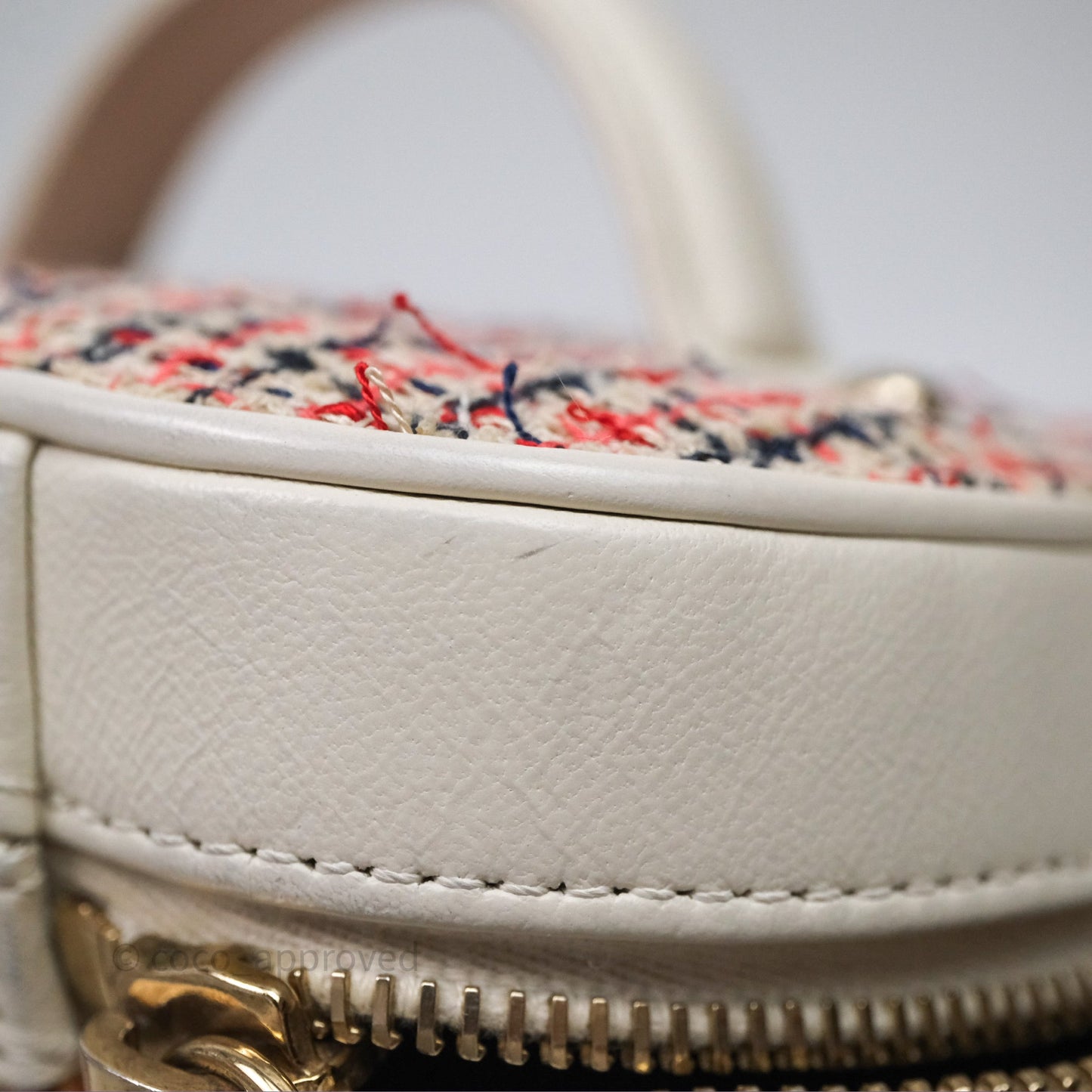 Chanel Round Vanity Clutch With Chain White Tweed Gold Hardware