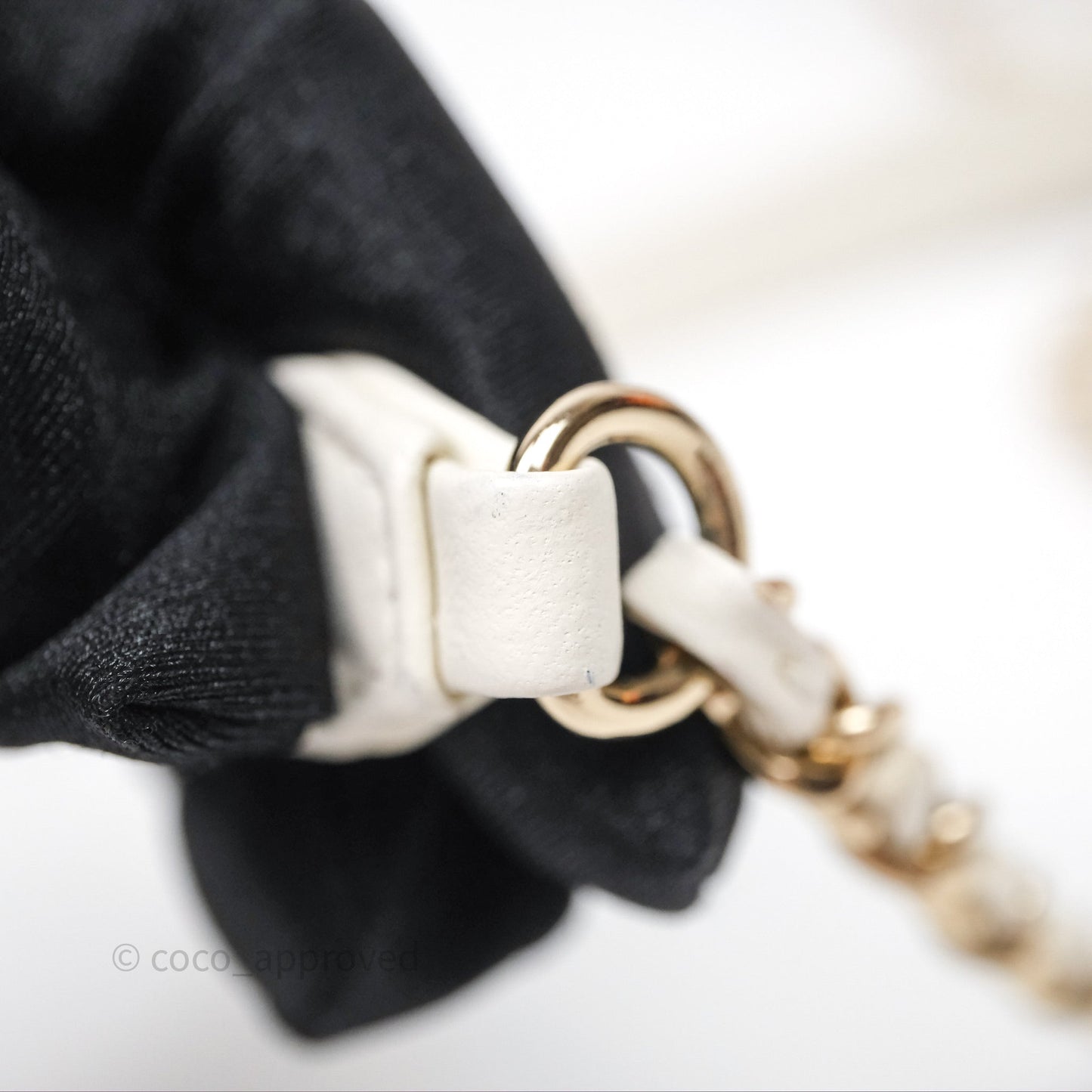 Chanel Round Vanity Clutch With Chain White Tweed Gold Hardware