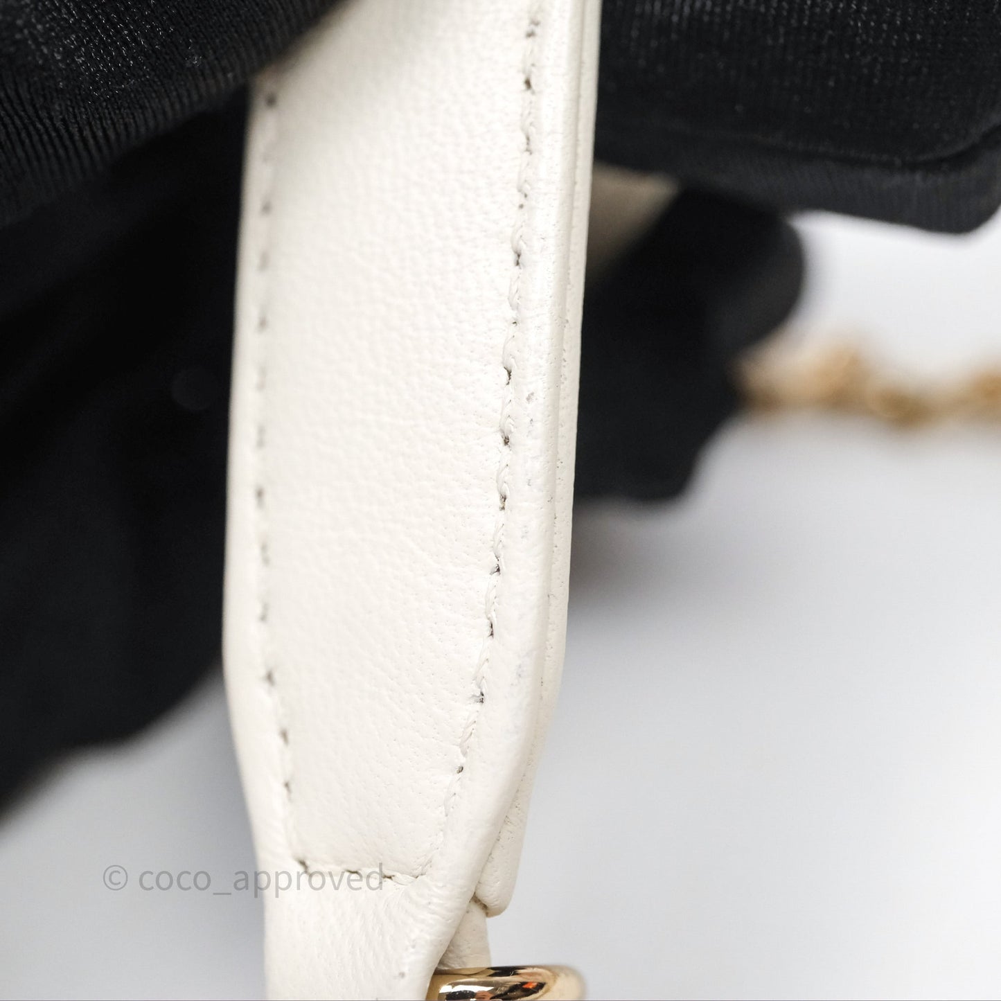 Chanel Round Vanity Clutch With Chain White Tweed Gold Hardware
