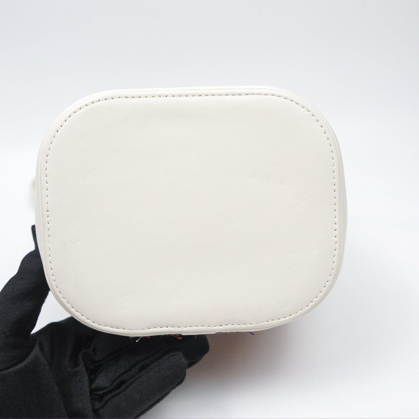 Chanel Round Vanity Clutch With Chain White Tweed Gold Hardware