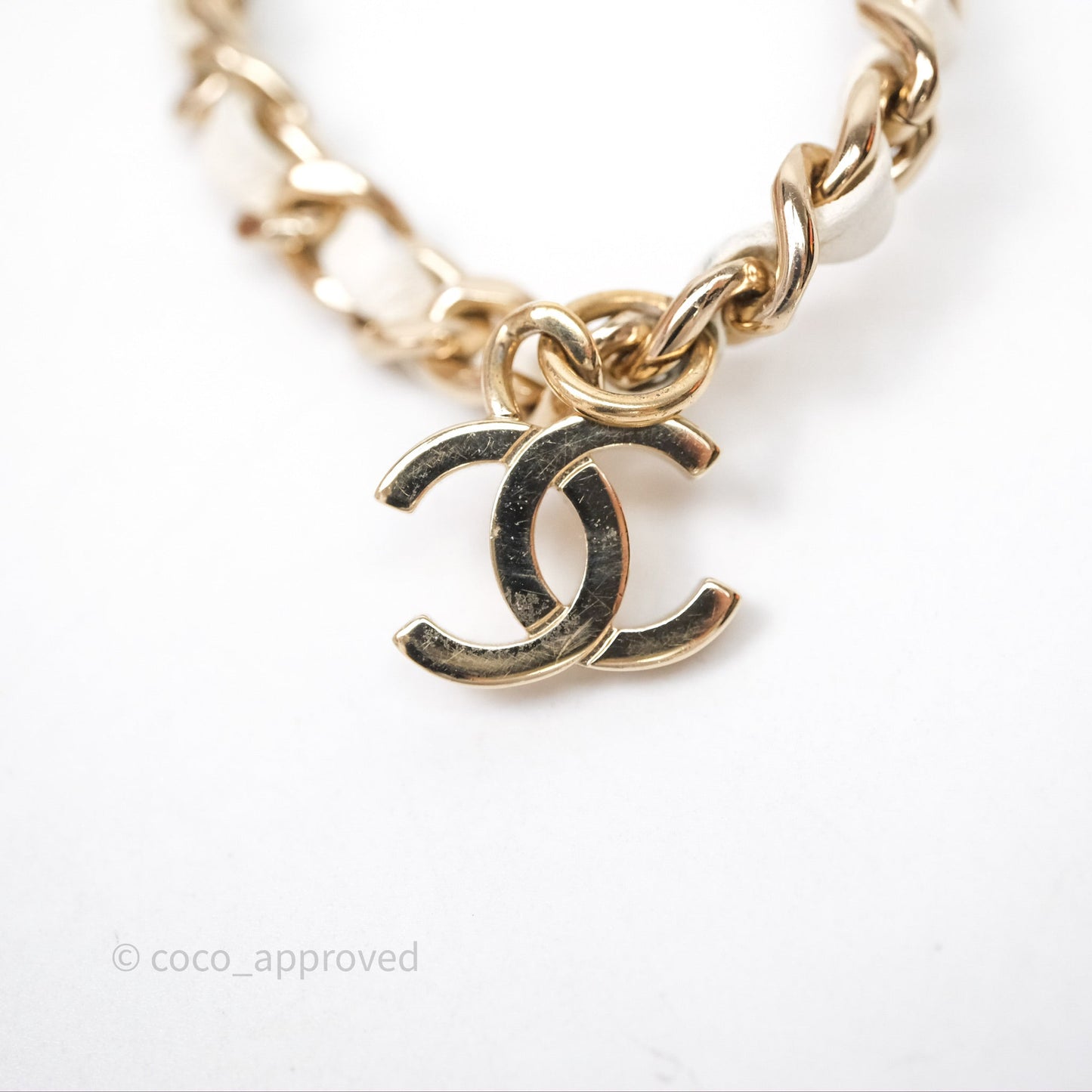 Chanel Round Vanity Clutch With Chain White Tweed Gold Hardware