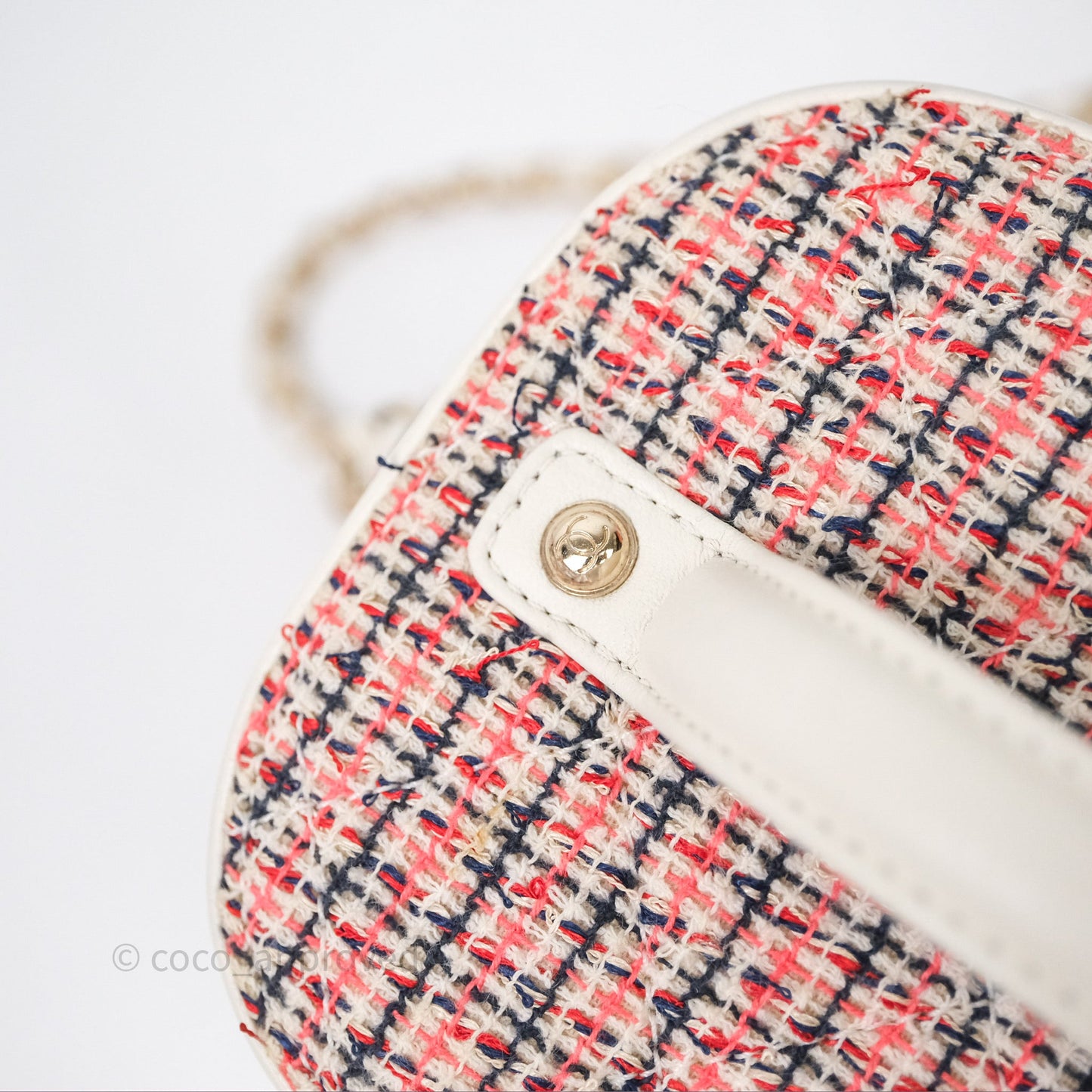 Chanel Round Vanity Clutch With Chain White Tweed Gold Hardware