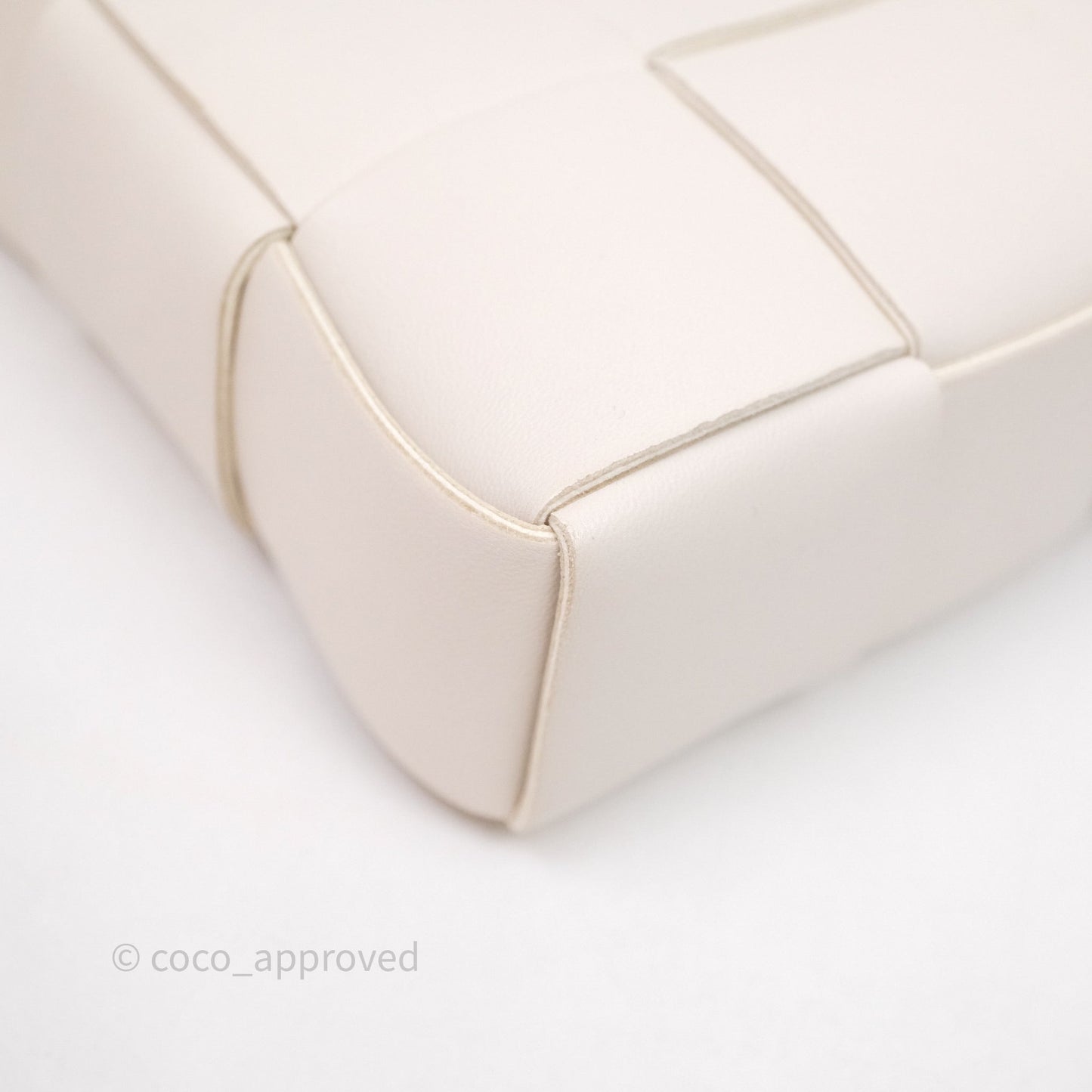 Bottega Veneta Shoulder Bag White Intrecciato Lambskin