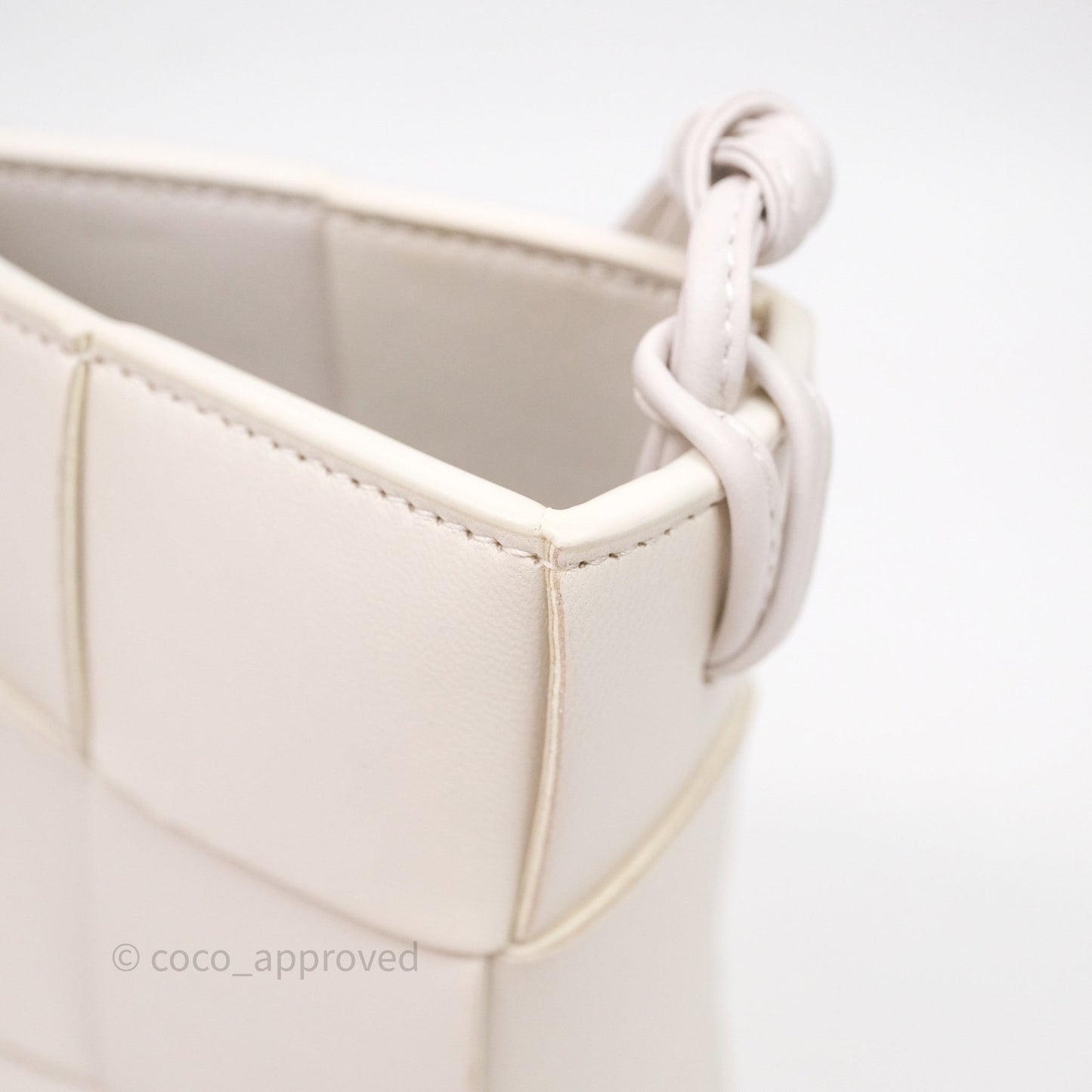 Bottega Veneta Shoulder Bag White Intrecciato Lambskin
