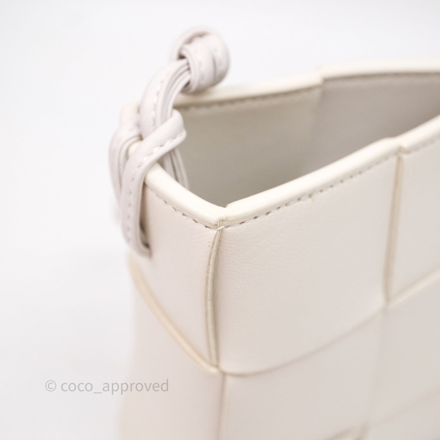 Bottega Veneta Shoulder Bag White Intrecciato Lambskin