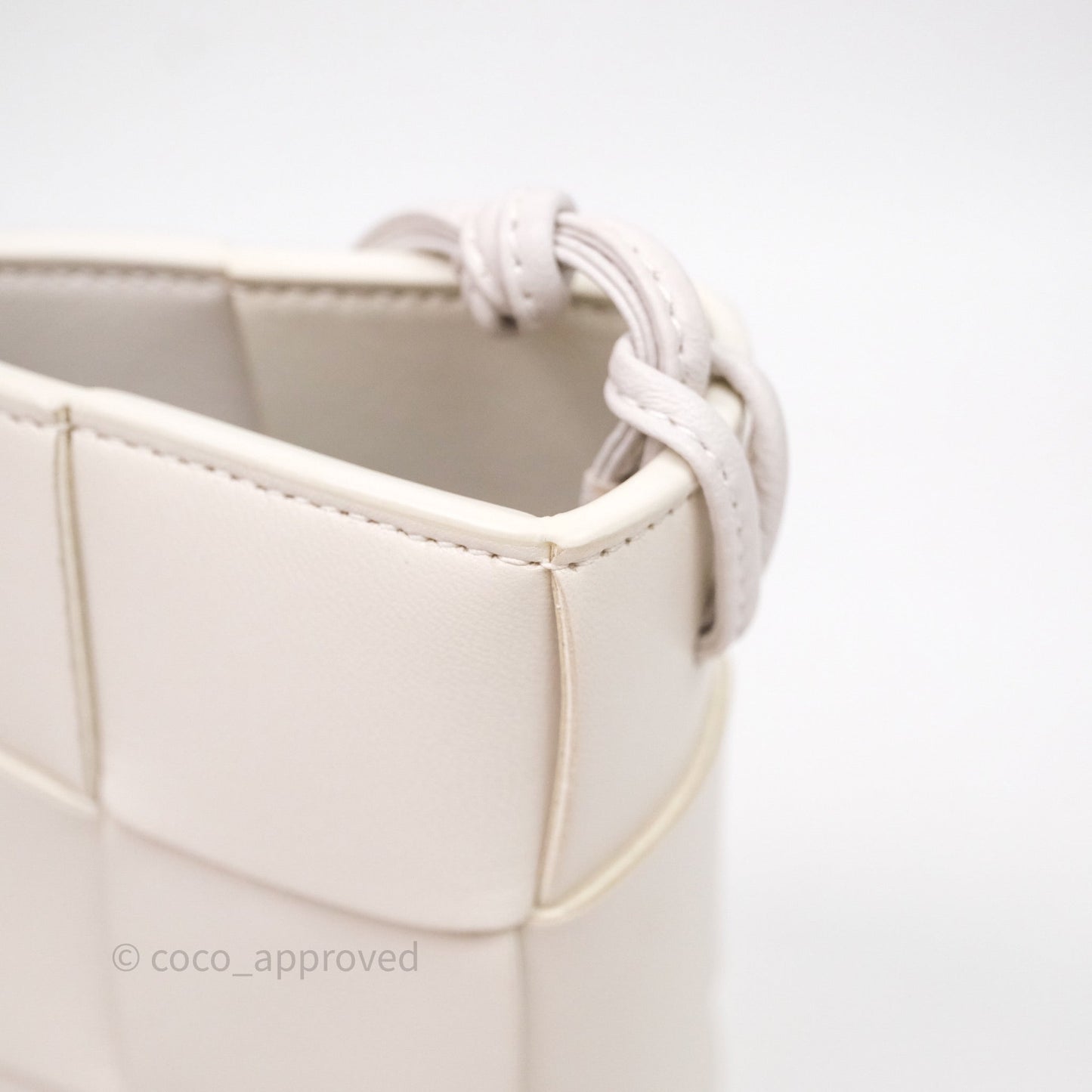 Bottega Veneta Shoulder Bag White Intrecciato Lambskin