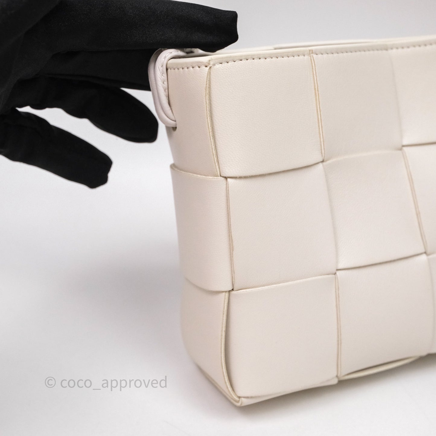 Bottega Veneta Shoulder Bag White Intrecciato Lambskin