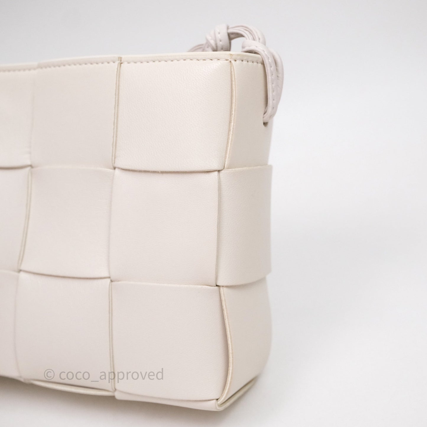 Bottega Veneta Shoulder Bag White Intrecciato Lambskin