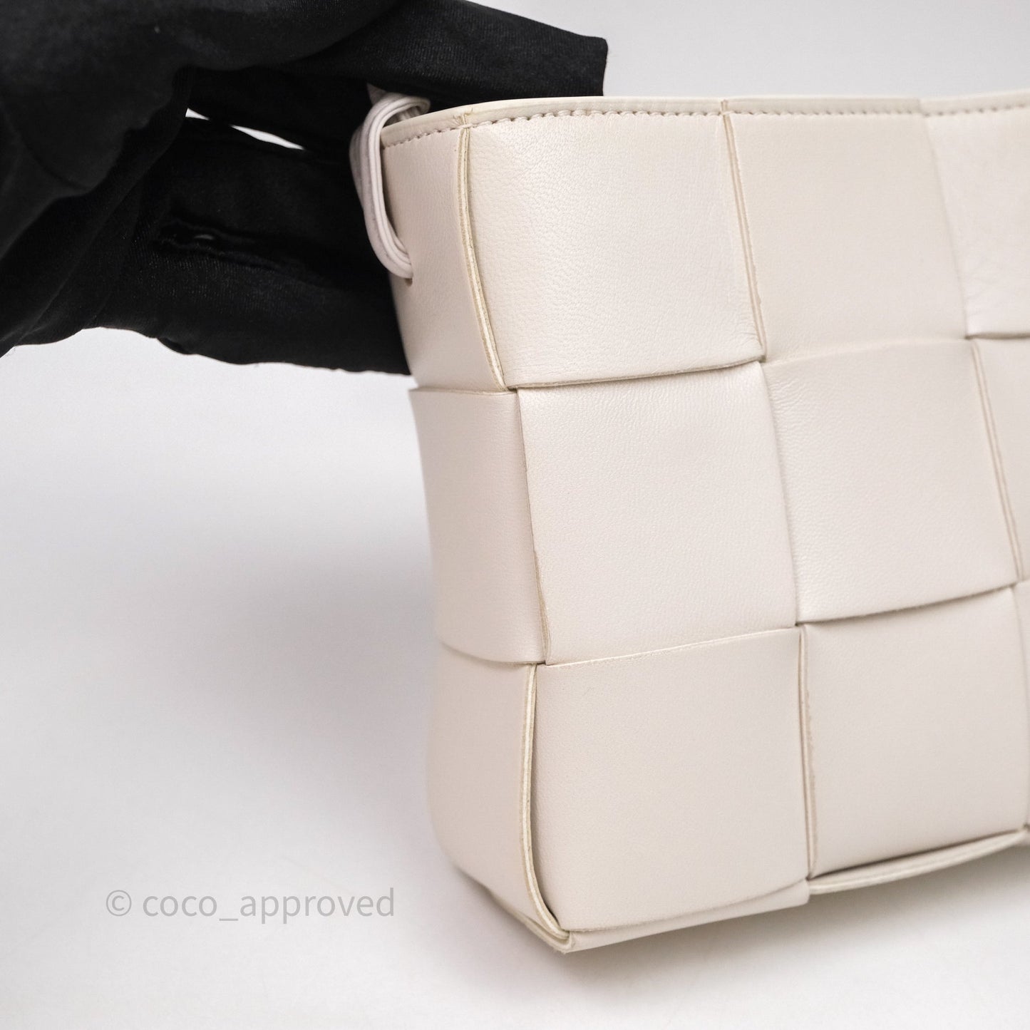 Bottega Veneta Shoulder Bag White Intrecciato Lambskin