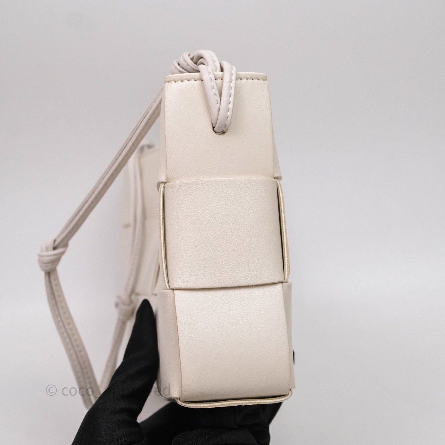 Bottega Veneta Shoulder Bag White Intrecciato Lambskin