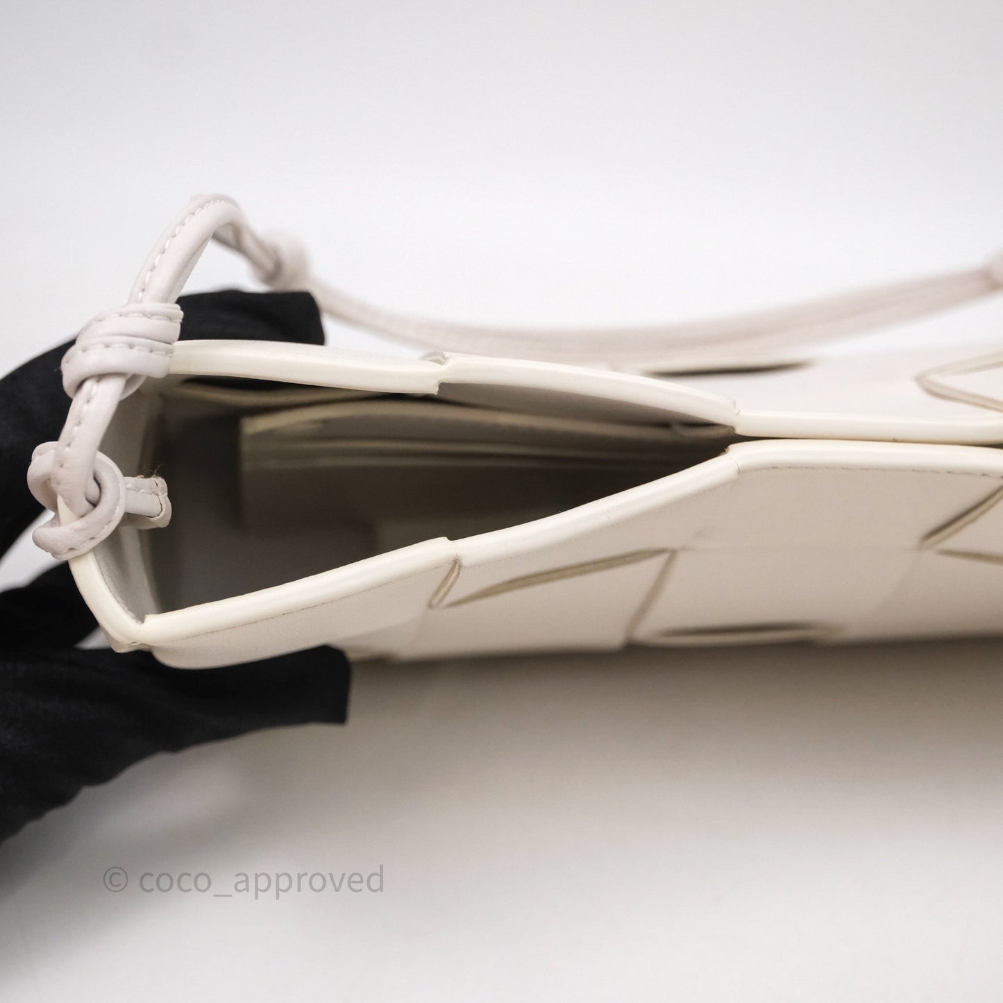 Bottega Veneta Shoulder Bag White Intrecciato Lambskin