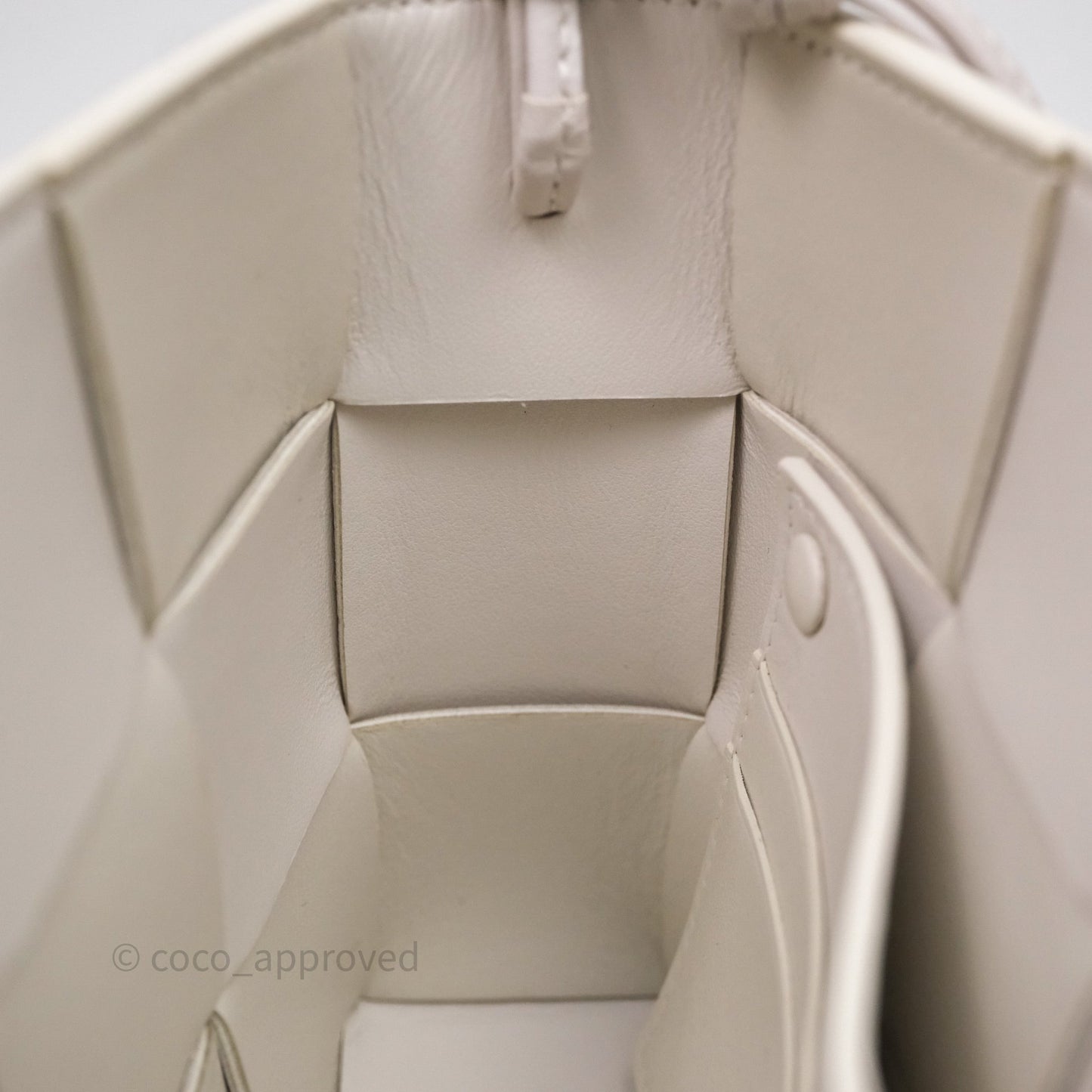 Bottega Veneta Shoulder Bag White Intrecciato Lambskin