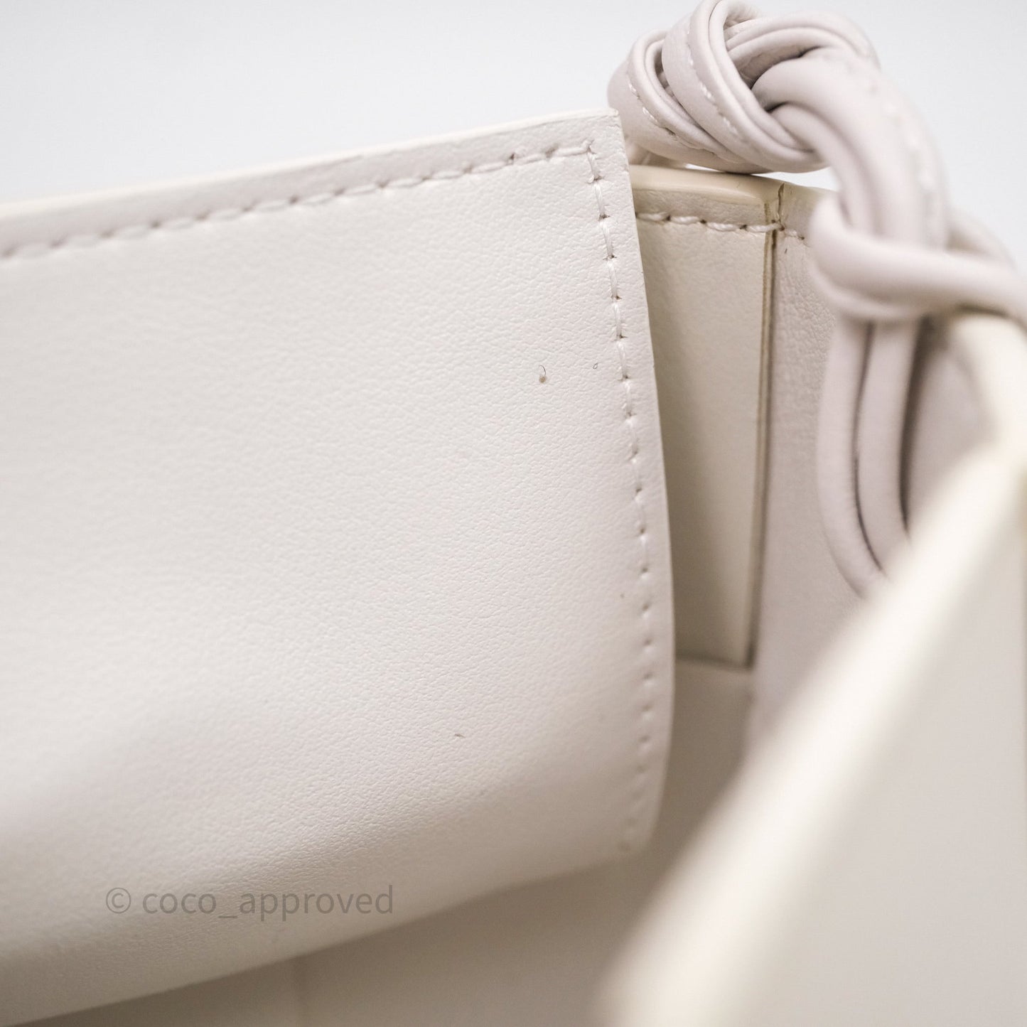 Bottega Veneta Shoulder Bag White Intrecciato Lambskin