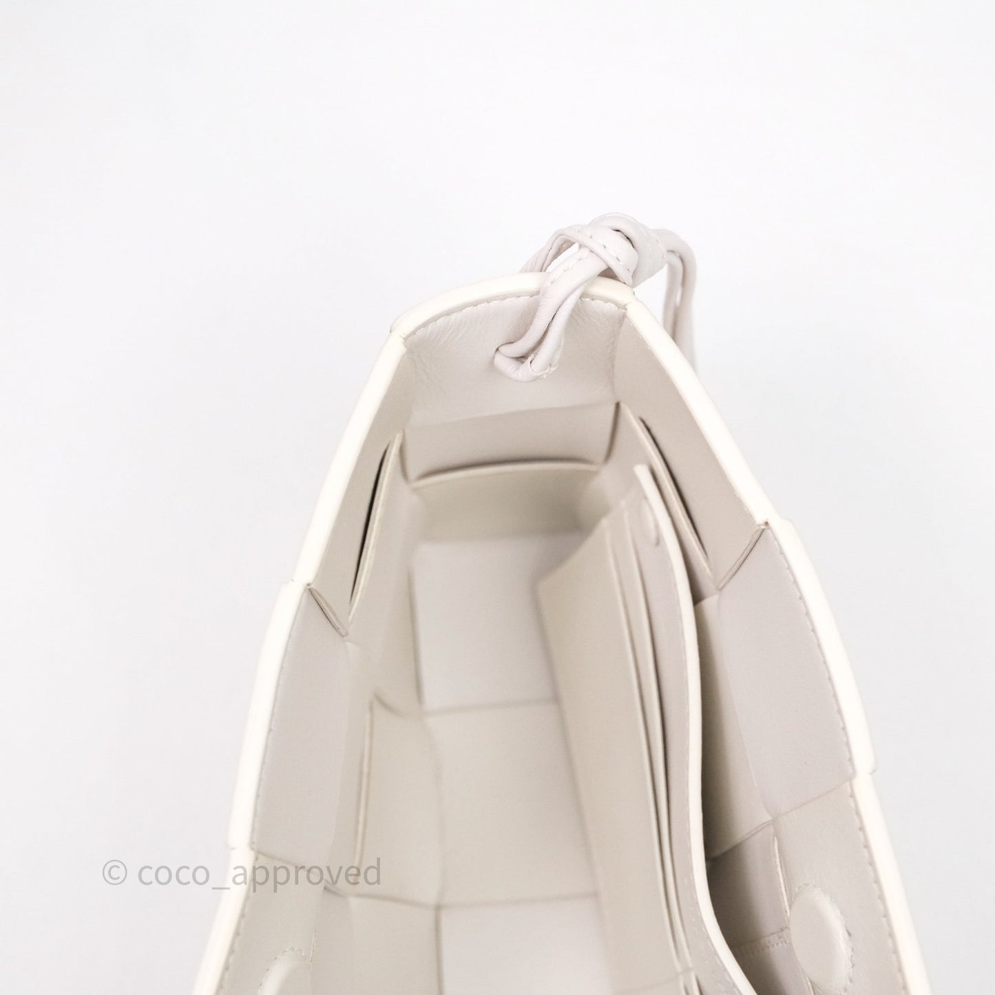 Bottega Veneta Shoulder Bag White Intrecciato Lambskin