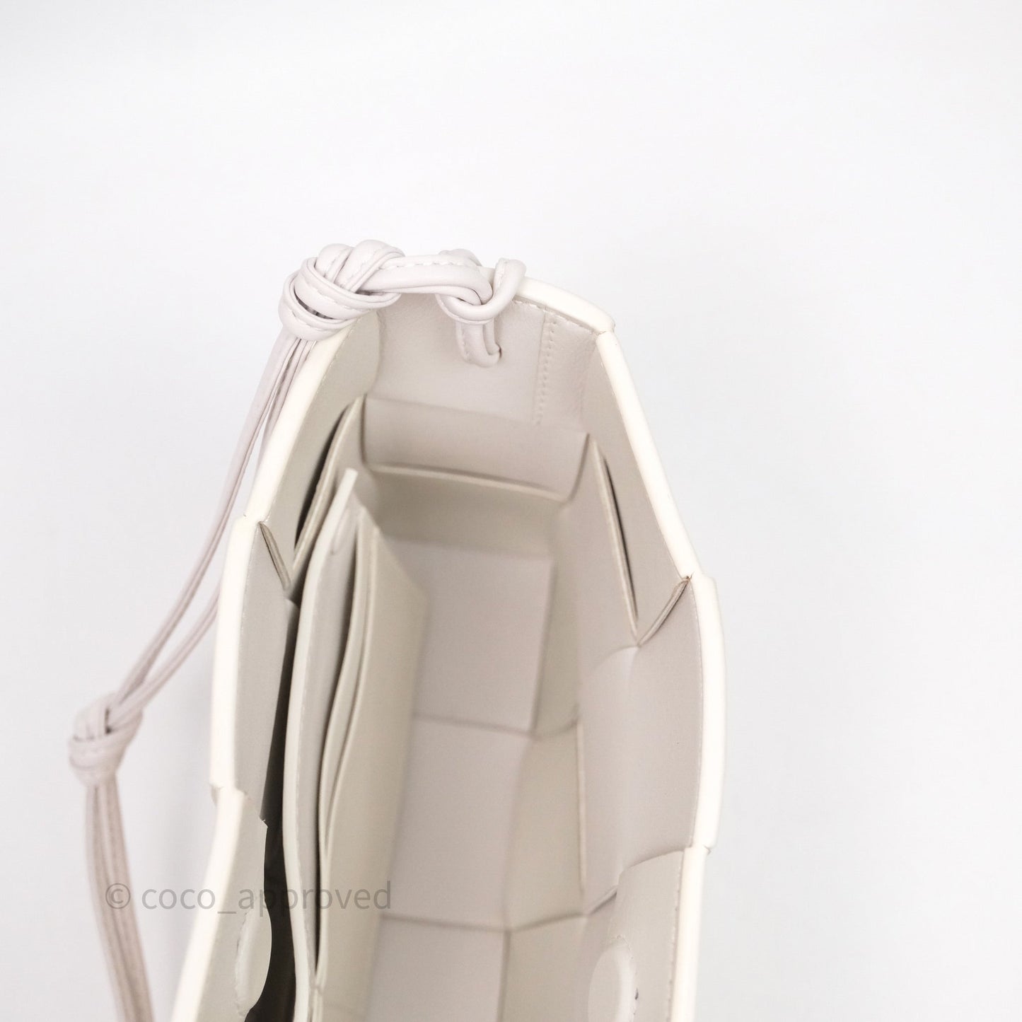 Bottega Veneta Shoulder Bag White Intrecciato Lambskin