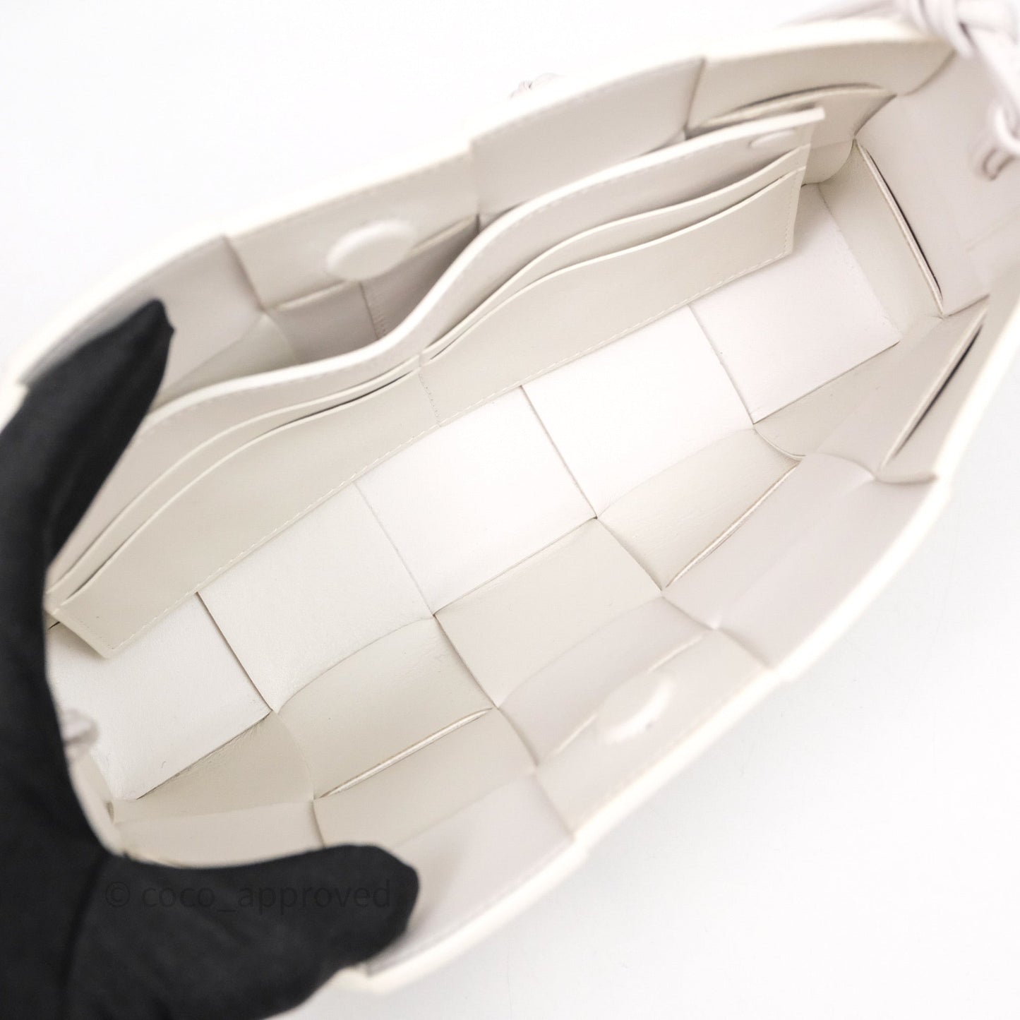 Bottega Veneta Shoulder Bag White Intrecciato Lambskin