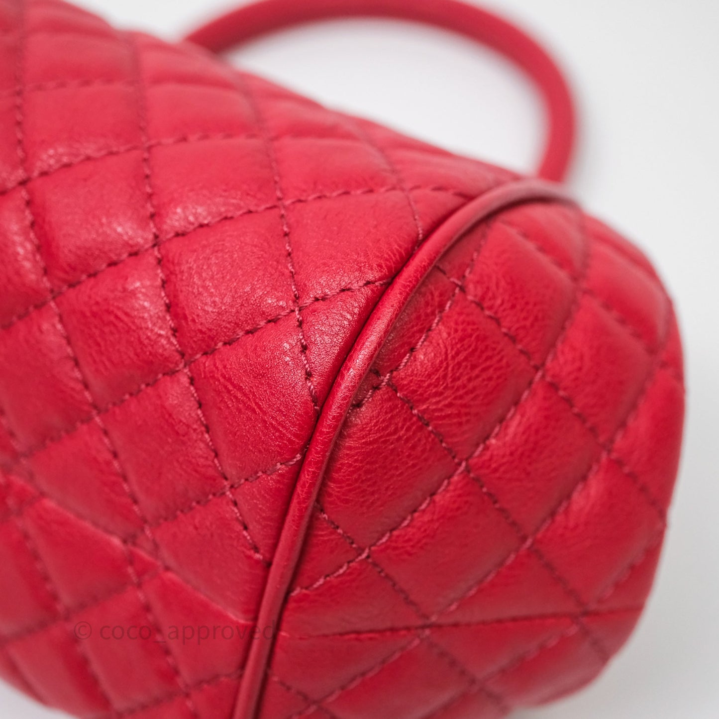 Chanel Quilted Kisslock Handbag With Chain Red Calfskin Gold Hardware