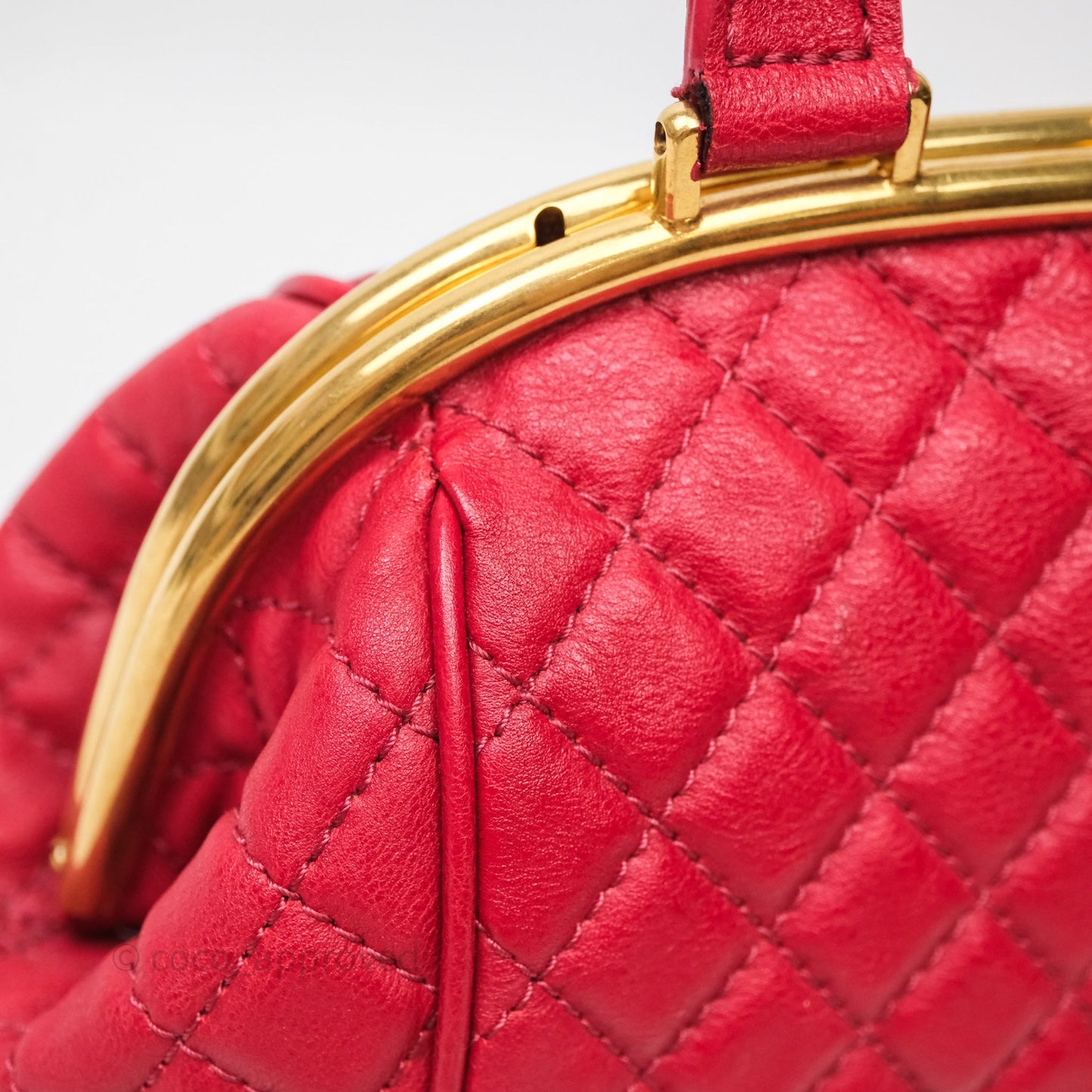 Chanel Quilted Kisslock Handbag With Chain Red Calfskin Gold Hardware