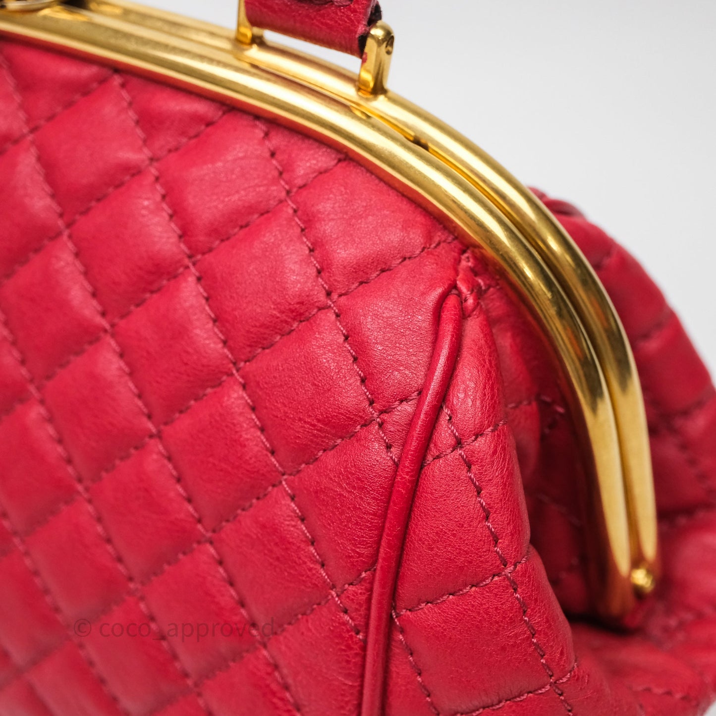Chanel Quilted Kisslock Handbag With Chain Red Calfskin Gold Hardware