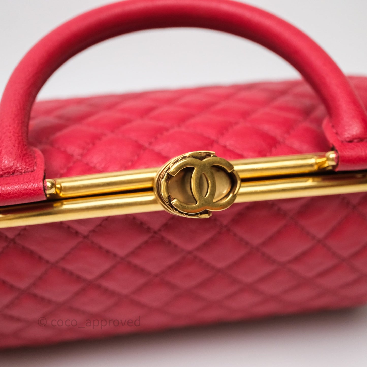 Chanel Quilted Kisslock Handbag With Chain Red Calfskin Gold Hardware