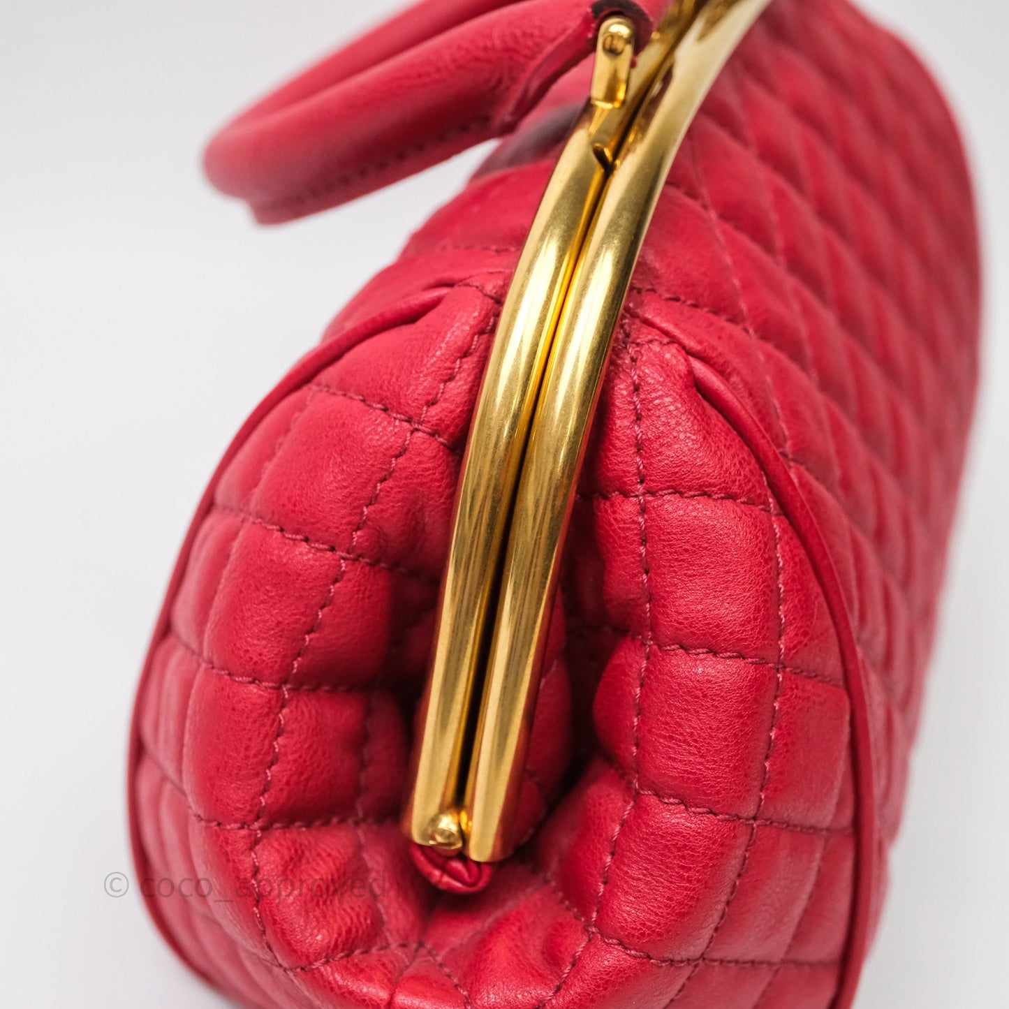 Chanel Quilted Kisslock Handbag With Chain Red Calfskin Gold Hardware