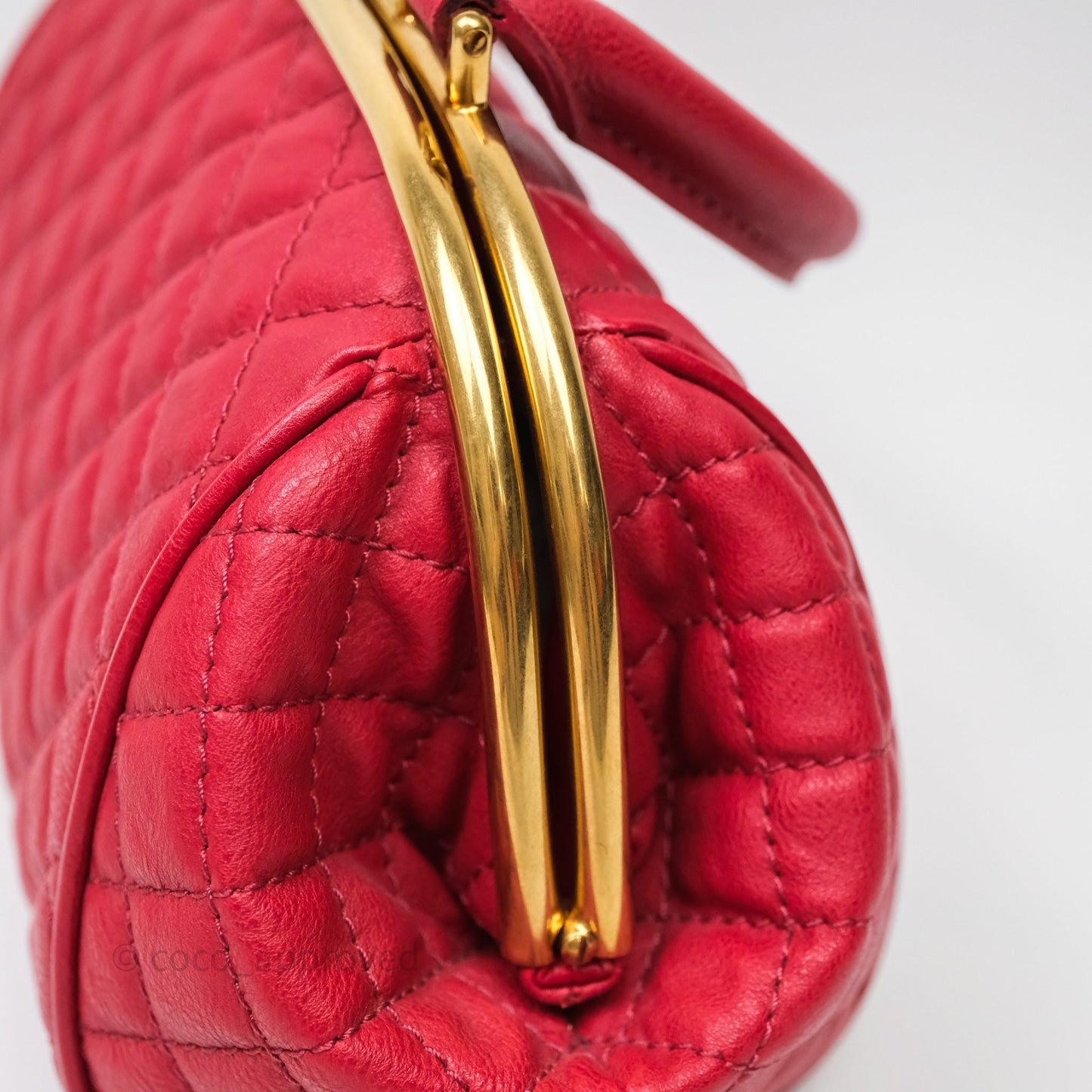 Chanel Quilted Kisslock Handbag With Chain Red Calfskin Gold Hardware