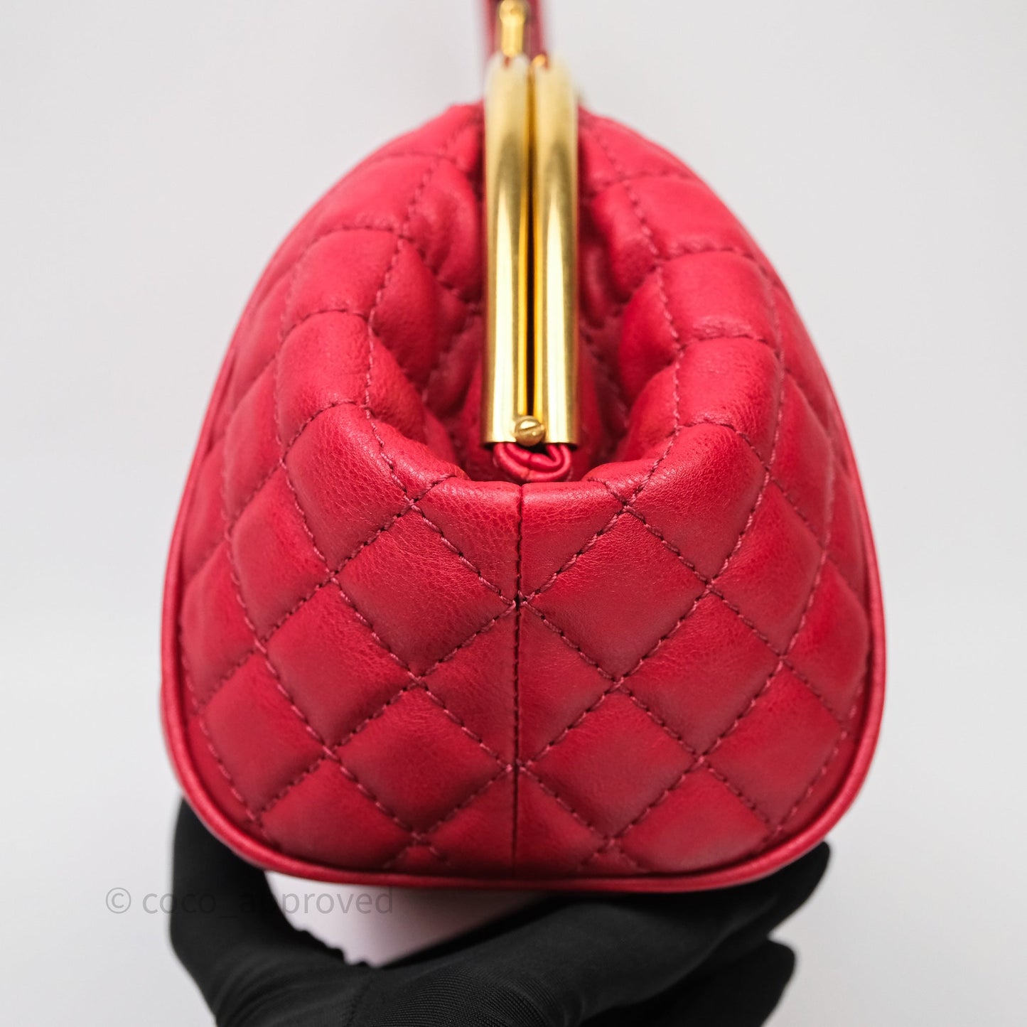Chanel Quilted Kisslock Handbag With Chain Red Calfskin Gold Hardware