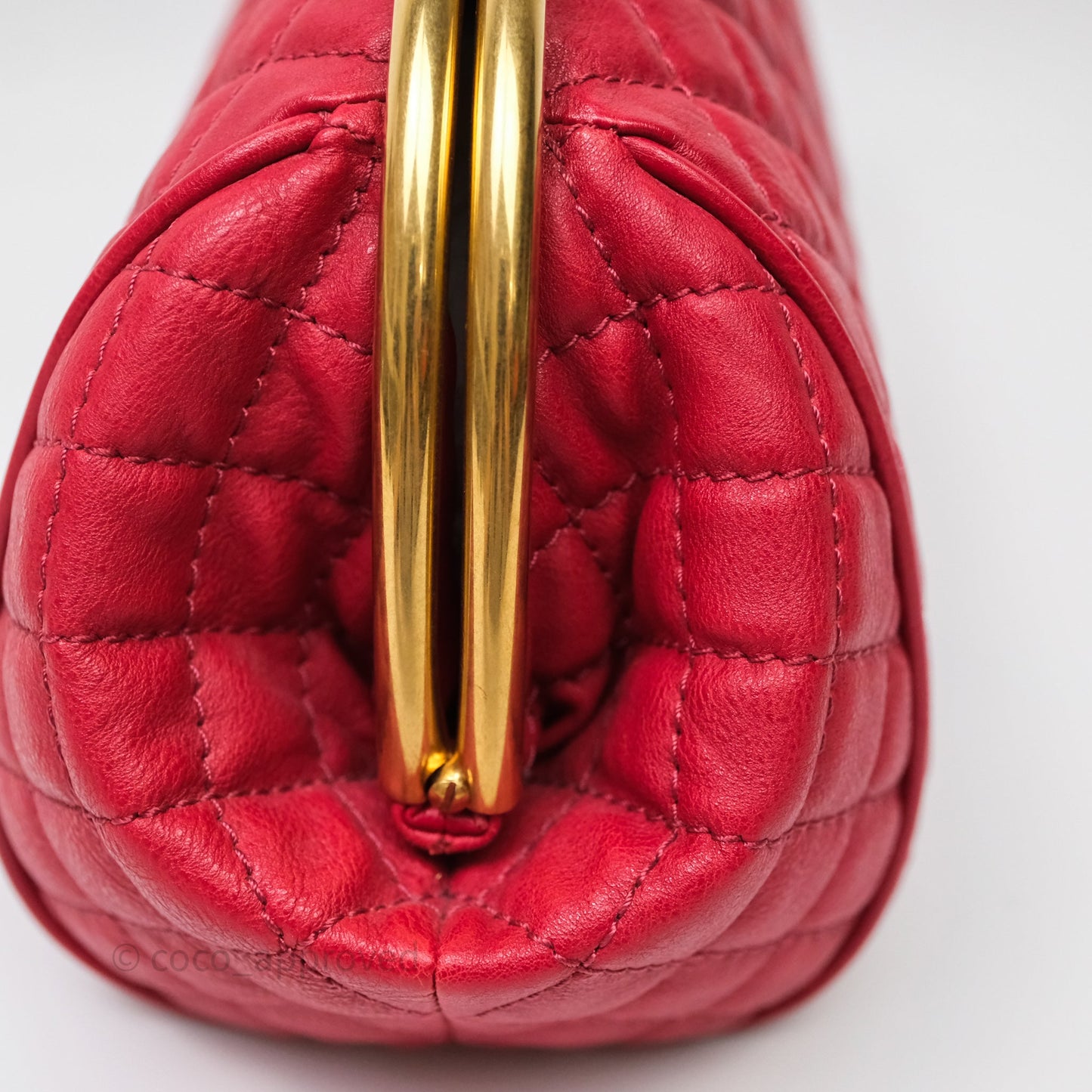 Chanel Quilted Kisslock Handbag With Chain Red Calfskin Gold Hardware