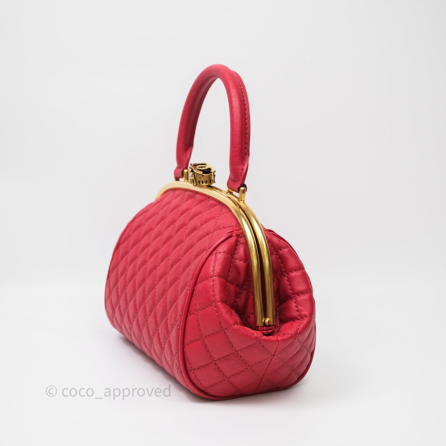 Chanel Quilted Kisslock Handbag With Chain Red Calfskin Gold Hardware