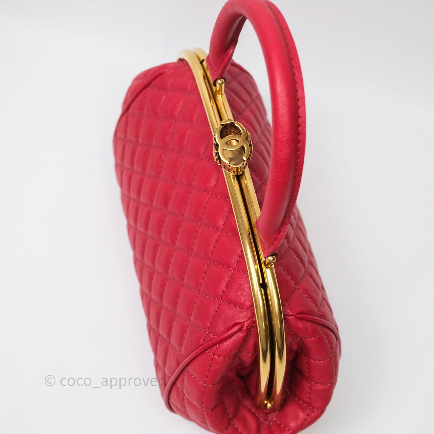 Chanel Quilted Kisslock Handbag With Chain Red Calfskin Gold Hardware