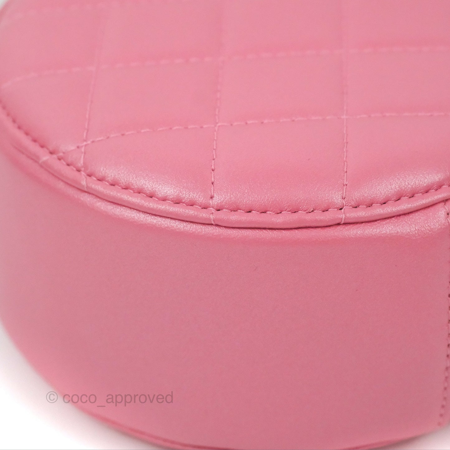 Chanel Quilted Round Clutch With Pearl Chain Iridescent Pink Lambskin Gold Hardware