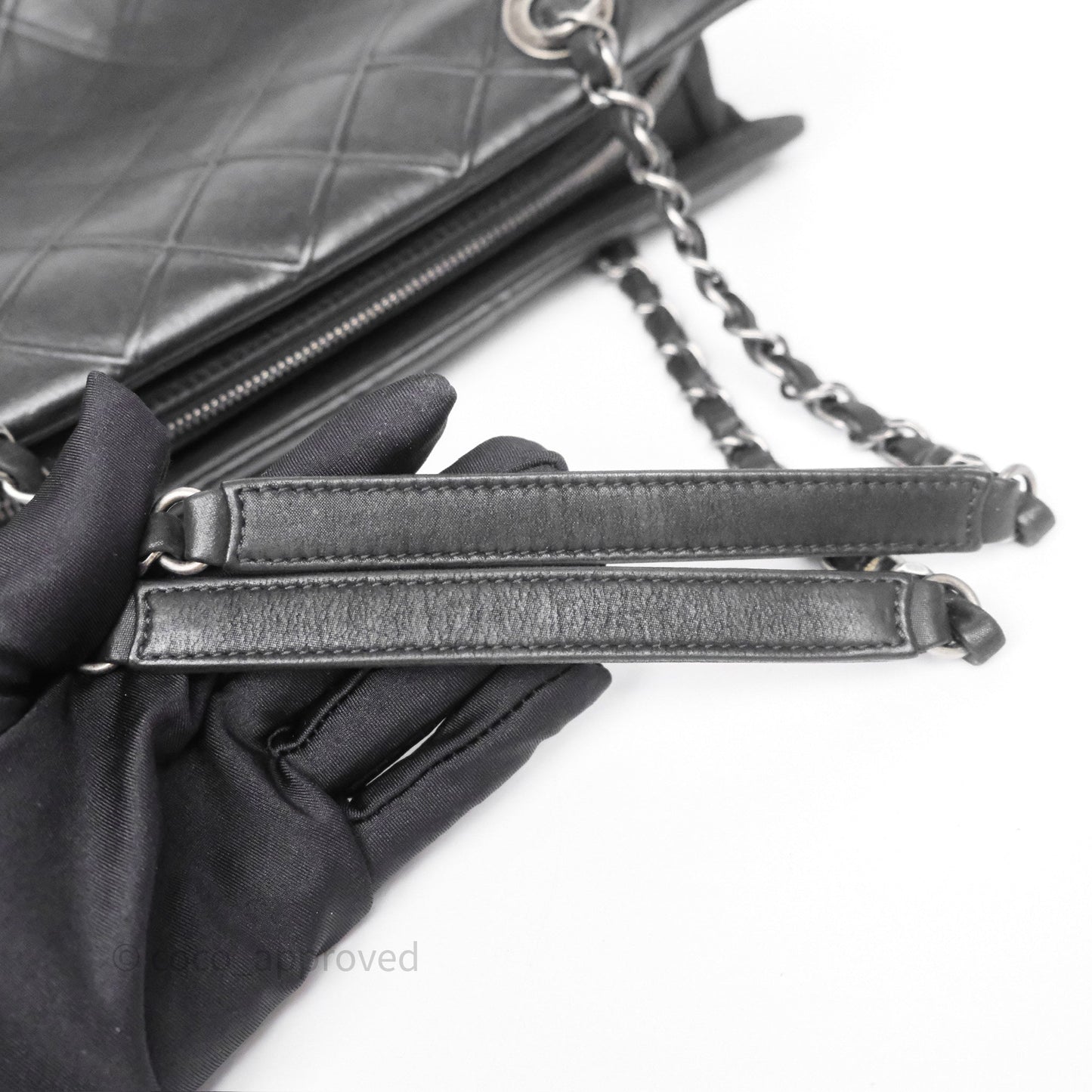Chanel Small Chic Zip Shopping Tote Black Calfskin Ruthenium Hardware