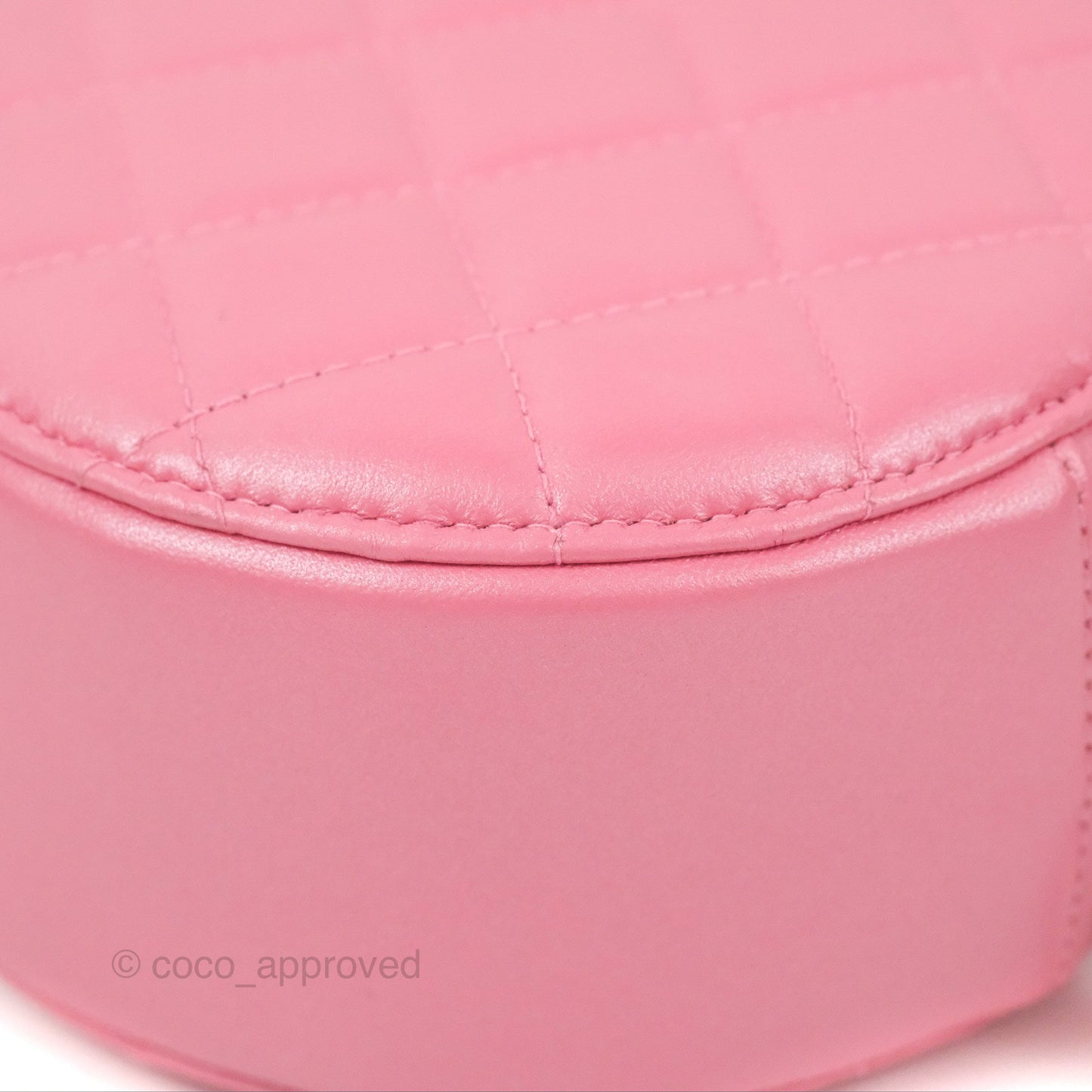 Chanel Quilted Round Clutch With Pearl Chain Iridescent Pink Lambskin Gold Hardware