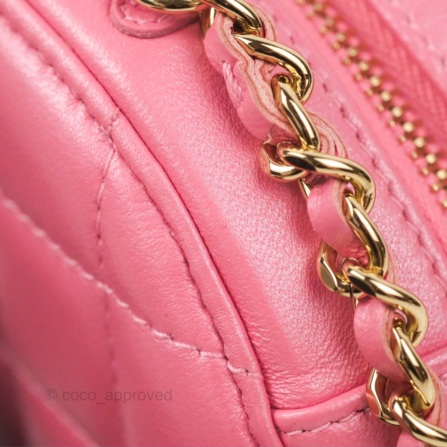 Chanel Quilted Round Clutch With Pearl Chain Iridescent Pink Lambskin Gold Hardware