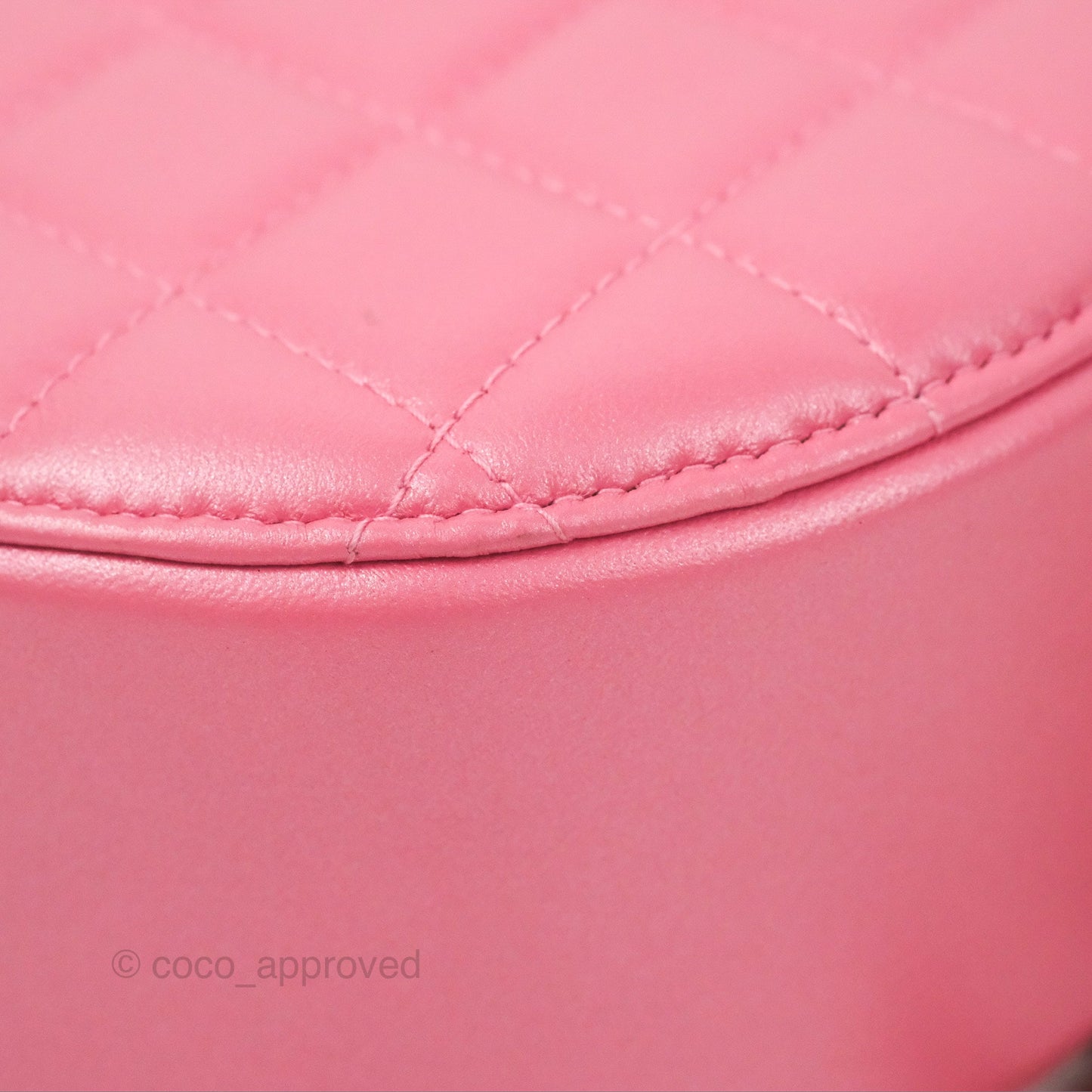 Chanel Quilted Round Clutch With Pearl Chain Iridescent Pink Lambskin Gold Hardware