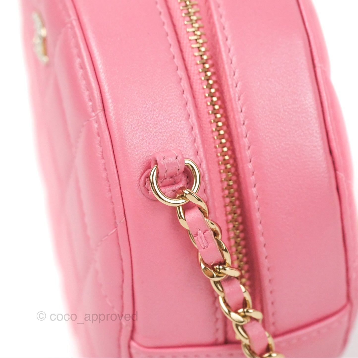 Chanel Quilted Round Clutch With Pearl Chain Iridescent Pink Lambskin Gold Hardware