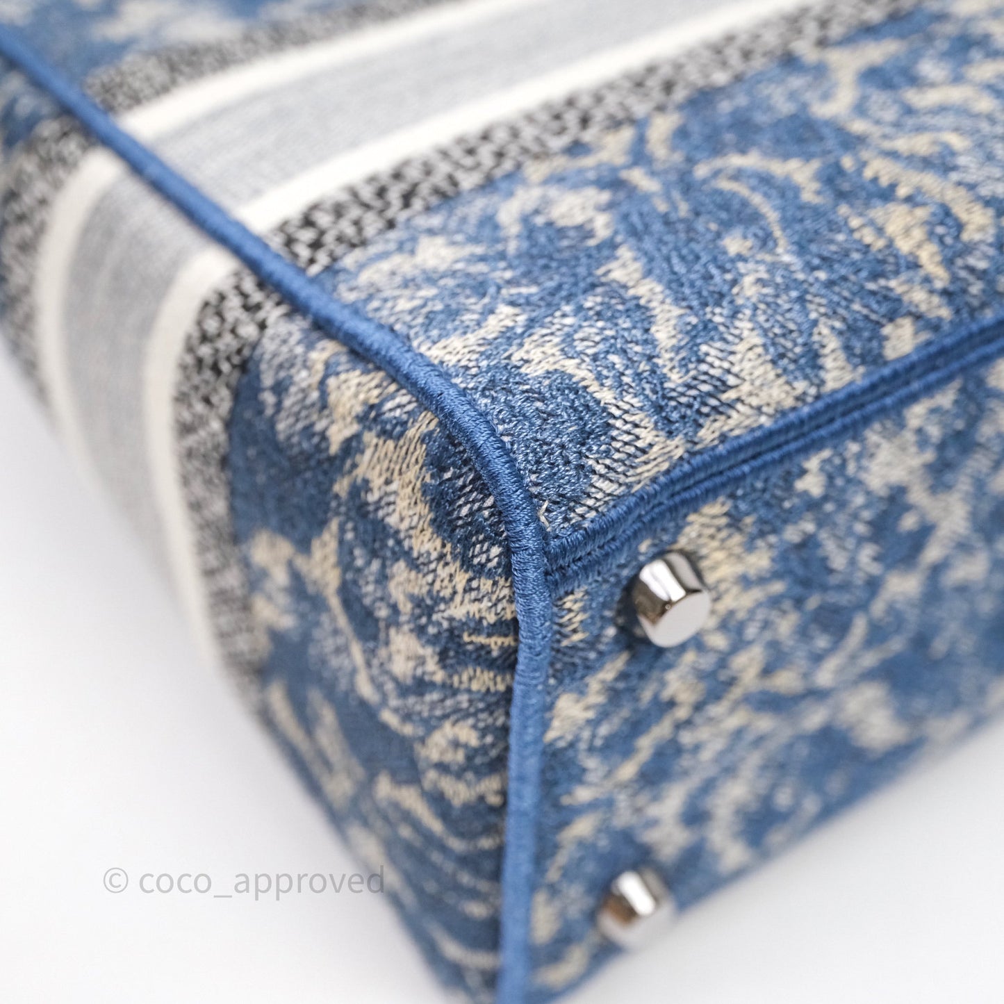 Christian Dior Medium Lady D-Lite Bag Blue Toile de Jouy Embroidery