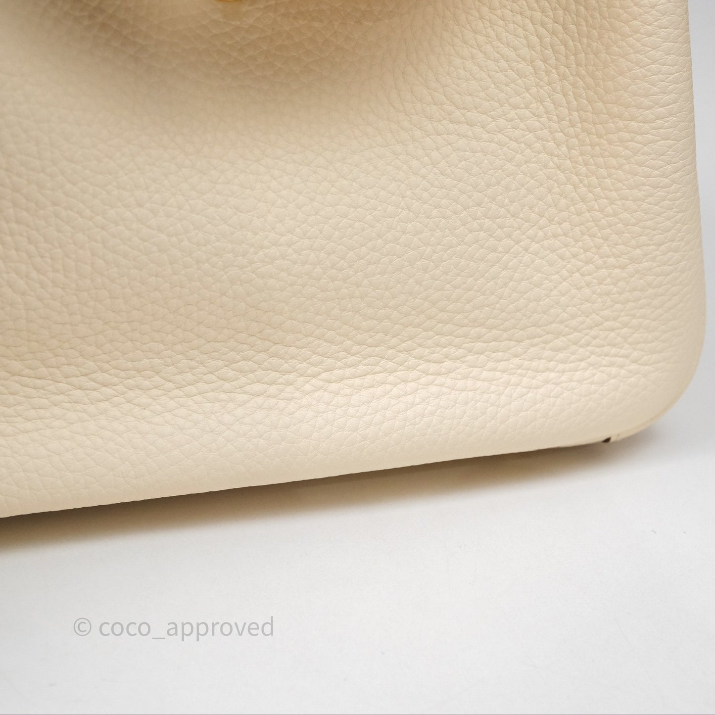 Hermès Lindy 26 Nata I2 Clemence Gold Hardware