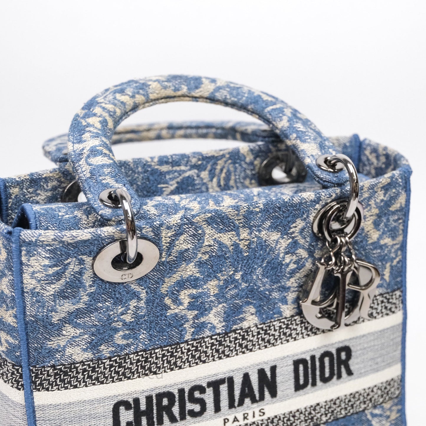 Christian Dior Medium Lady D-Lite Bag Blue Toile de Jouy Embroidery