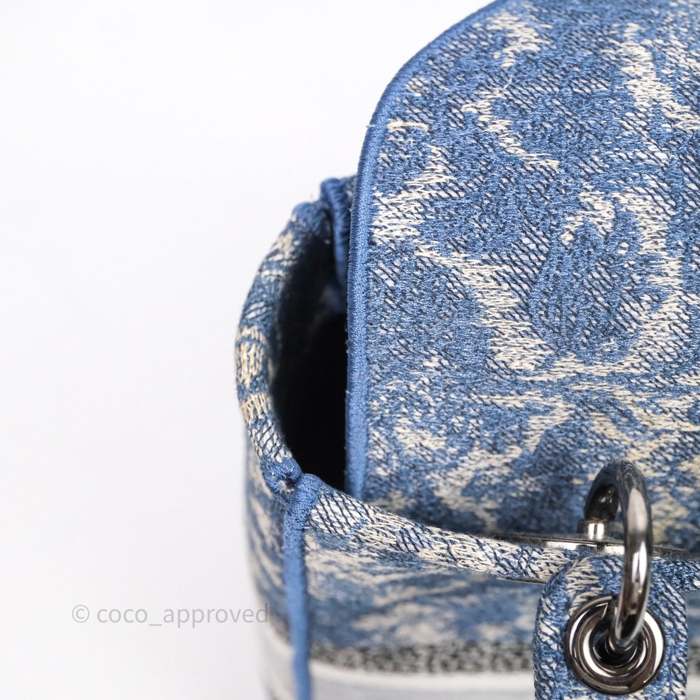 Christian Dior Medium Lady D-Lite Bag Blue Toile de Jouy Embroidery