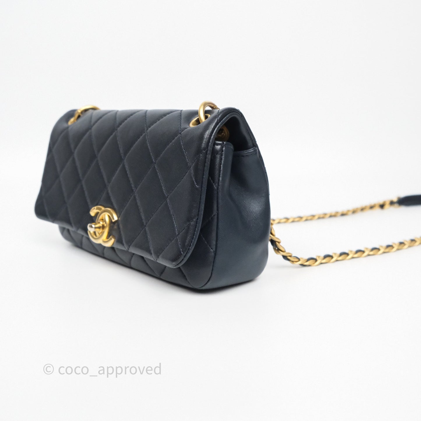 Chanel Quilted Entwined Chain Bag Navy Lambskin Aged Gold Hardware 21P
