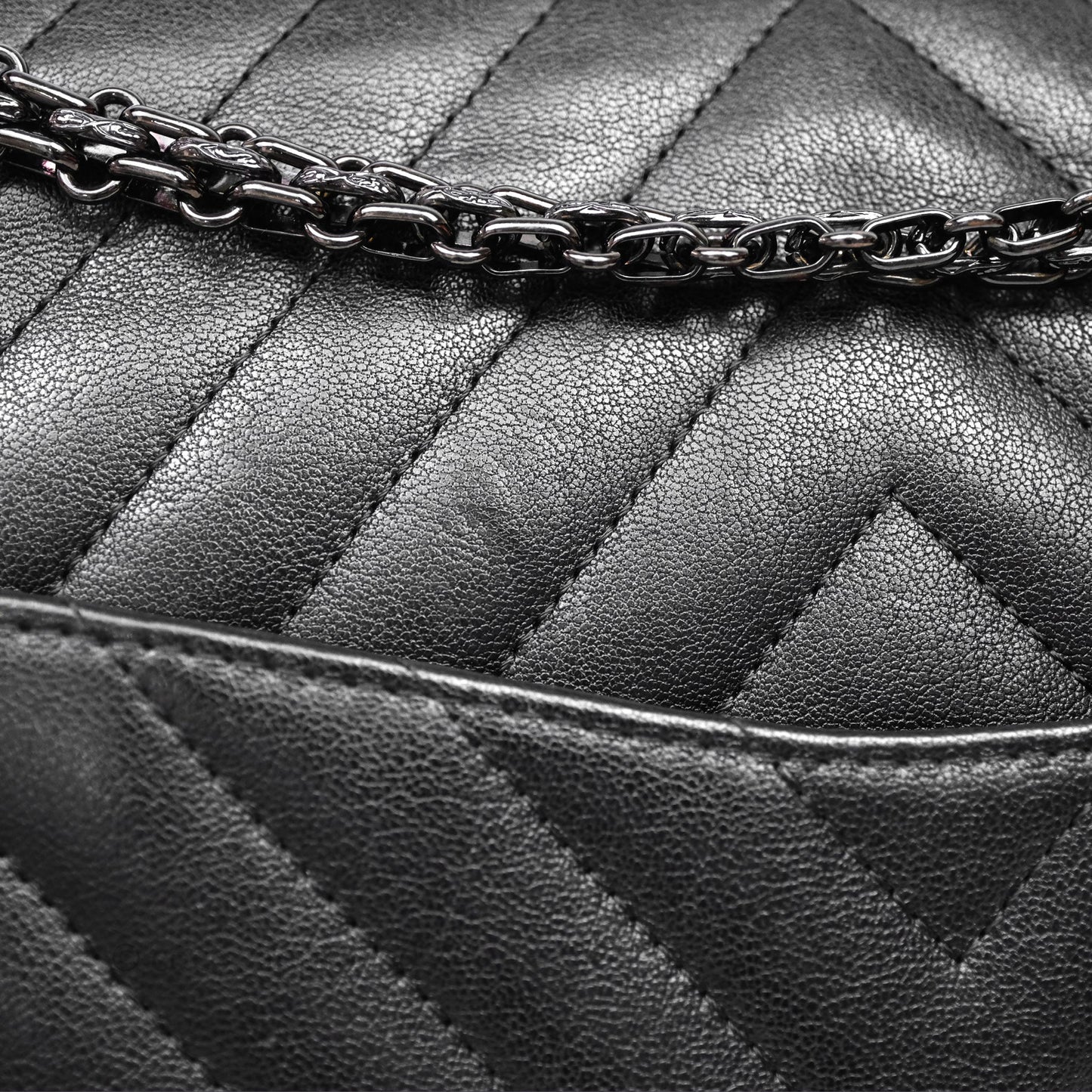 Chanel Reissue 227 Chevron So Black Calfskin
