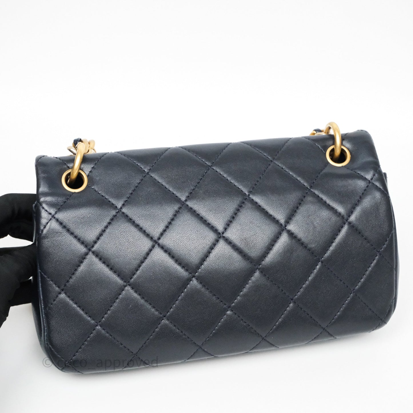 Chanel Quilted Entwined Chain Bag Navy Lambskin Aged Gold Hardware 21P