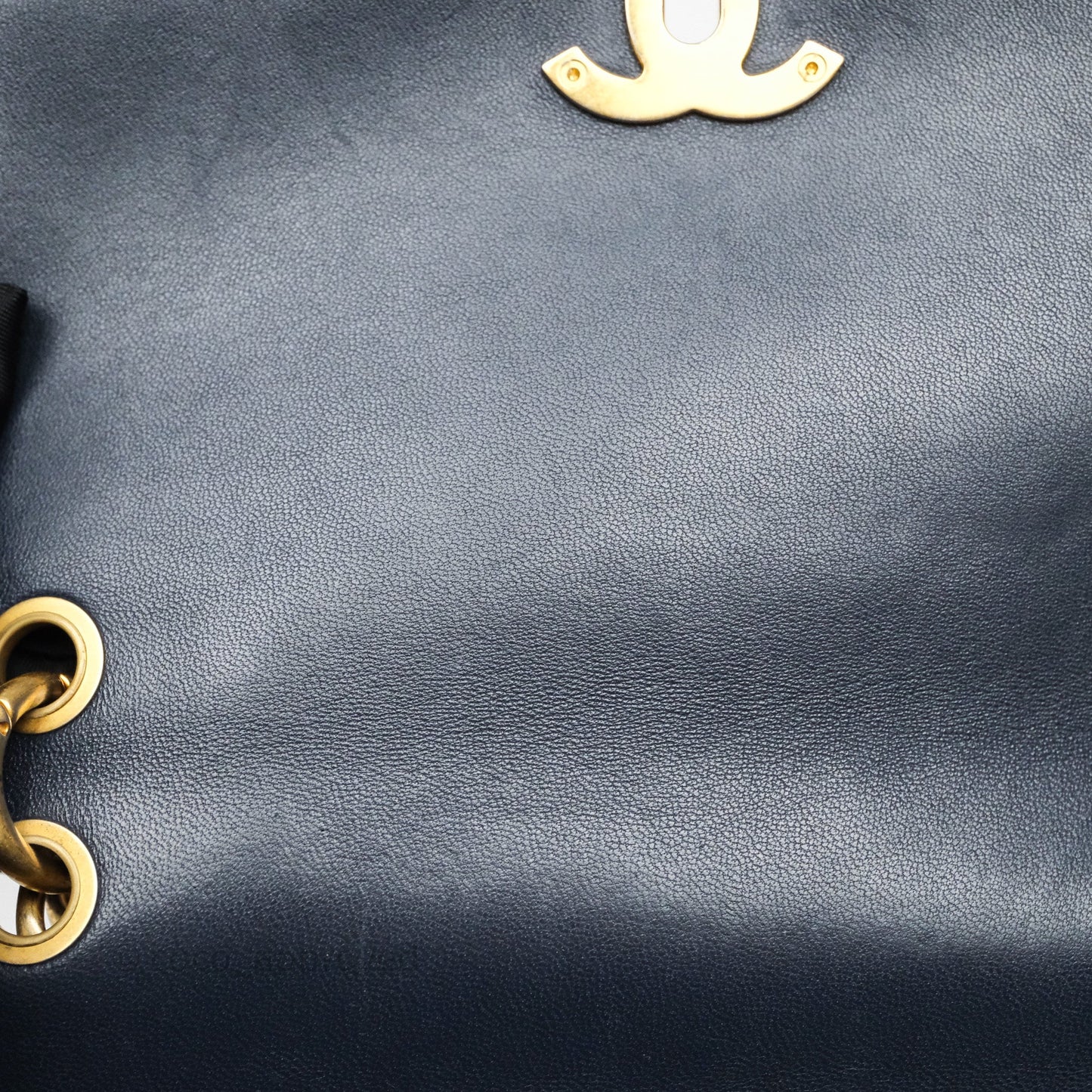 Chanel Quilted Entwined Chain Bag Navy Lambskin Aged Gold Hardware 21P