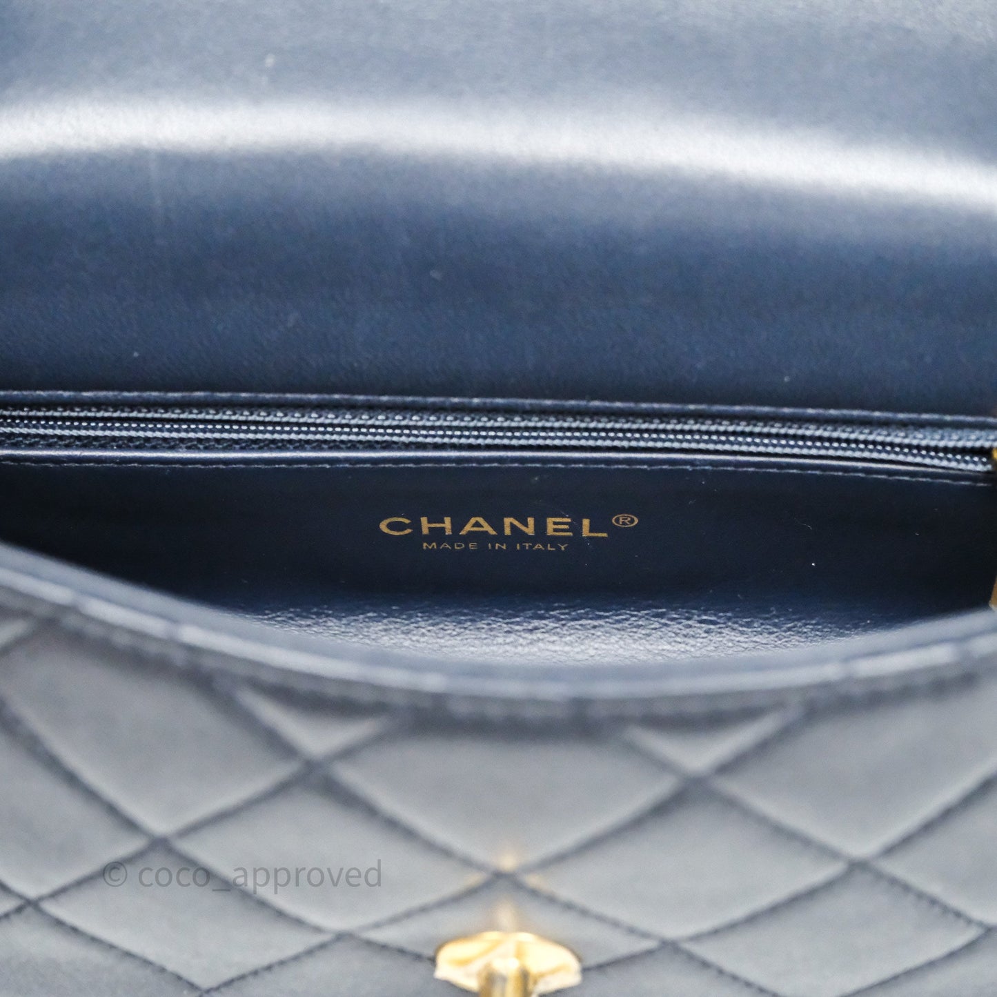 Chanel Quilted Entwined Chain Bag Navy Lambskin Aged Gold Hardware 21P