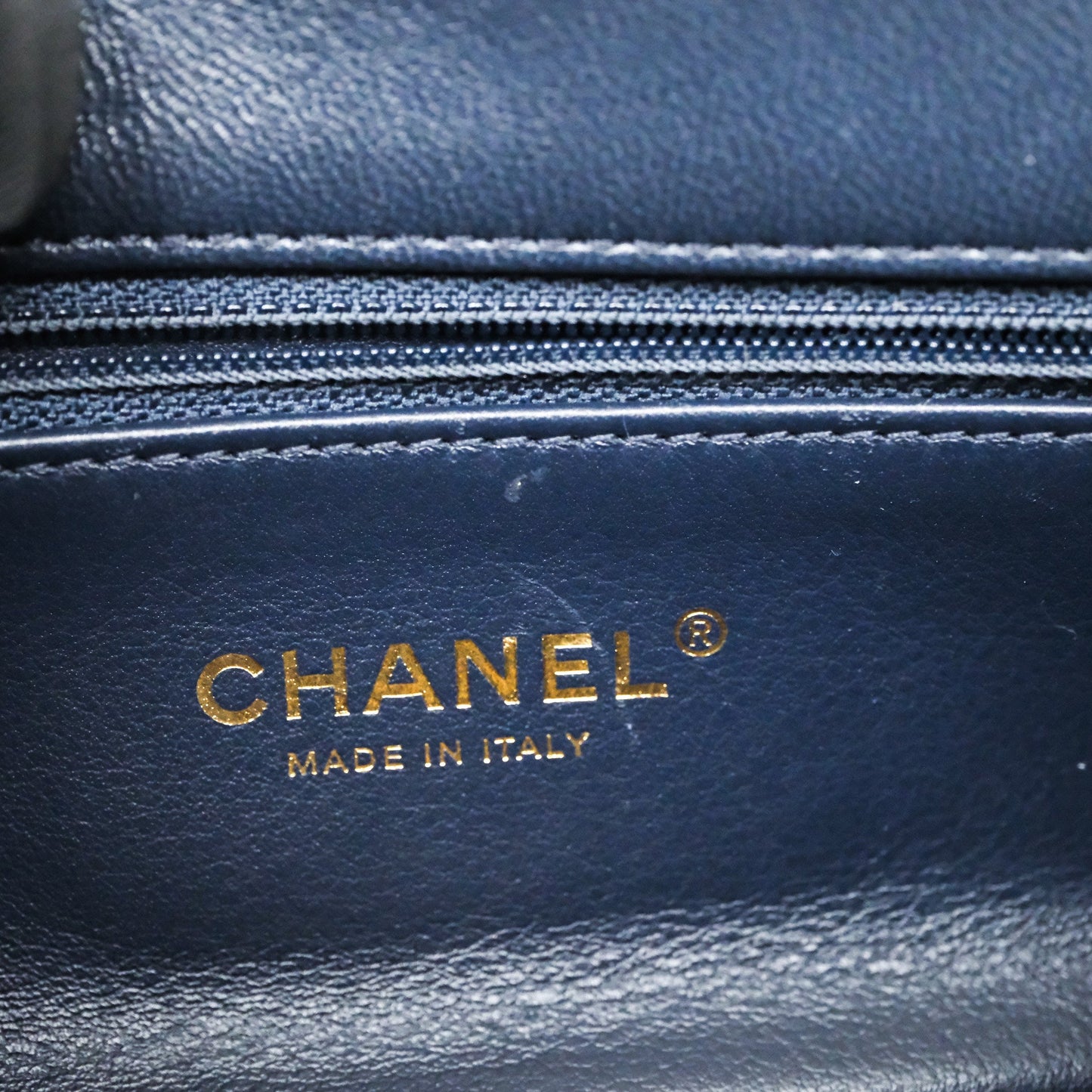 Chanel Quilted Entwined Chain Bag Navy Lambskin Aged Gold Hardware 21P