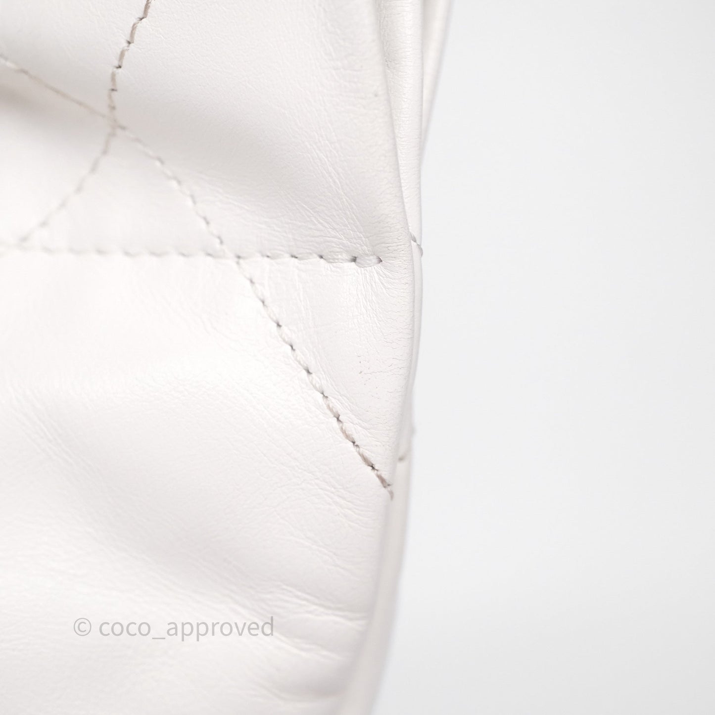 Chanel 22 Small White Shiny Calfskin Aged Gold Hardware