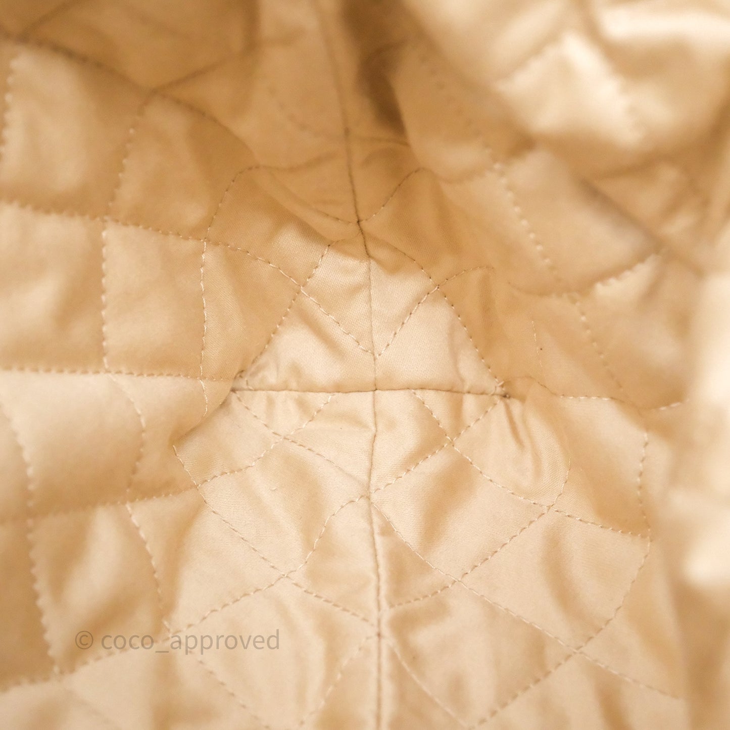 Chanel 22 Small White Shiny Calfskin Aged Gold Hardware
