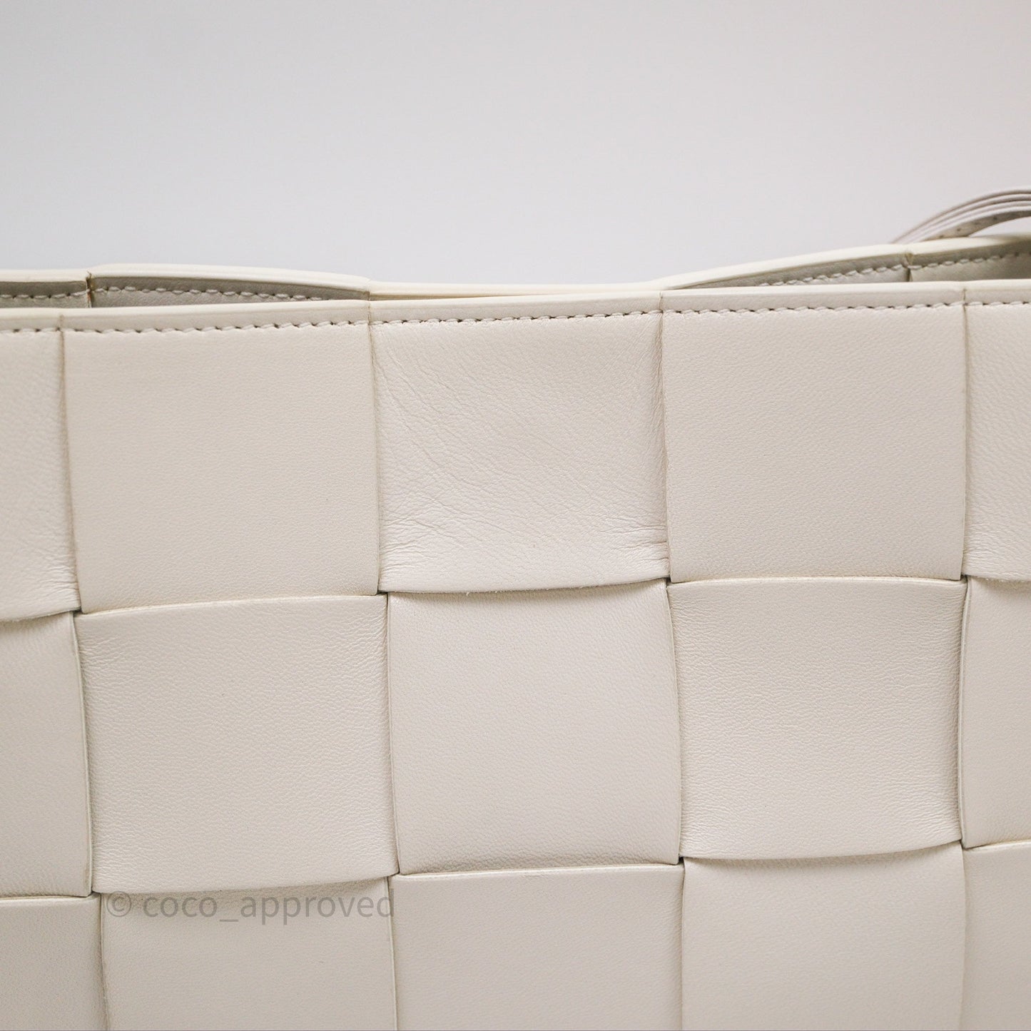 Bottega Veneta Shoulder Bag White Intrecciato Lambskin