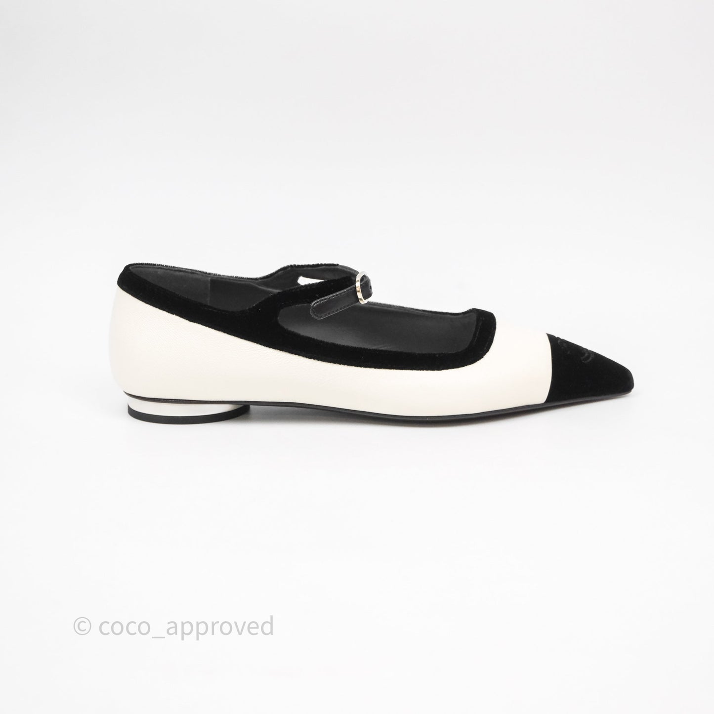 Chanel Mary Janes Flats White/Black Size 37.5